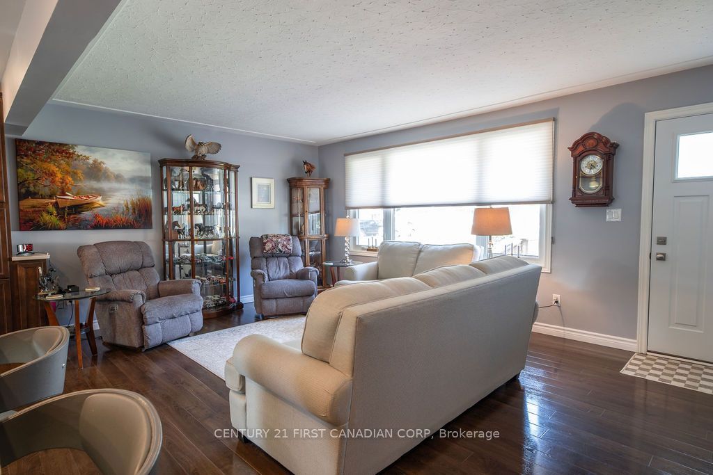 252 Rapley Street, Strathroy-Caradoc, ON N7G 3E6 photo 5