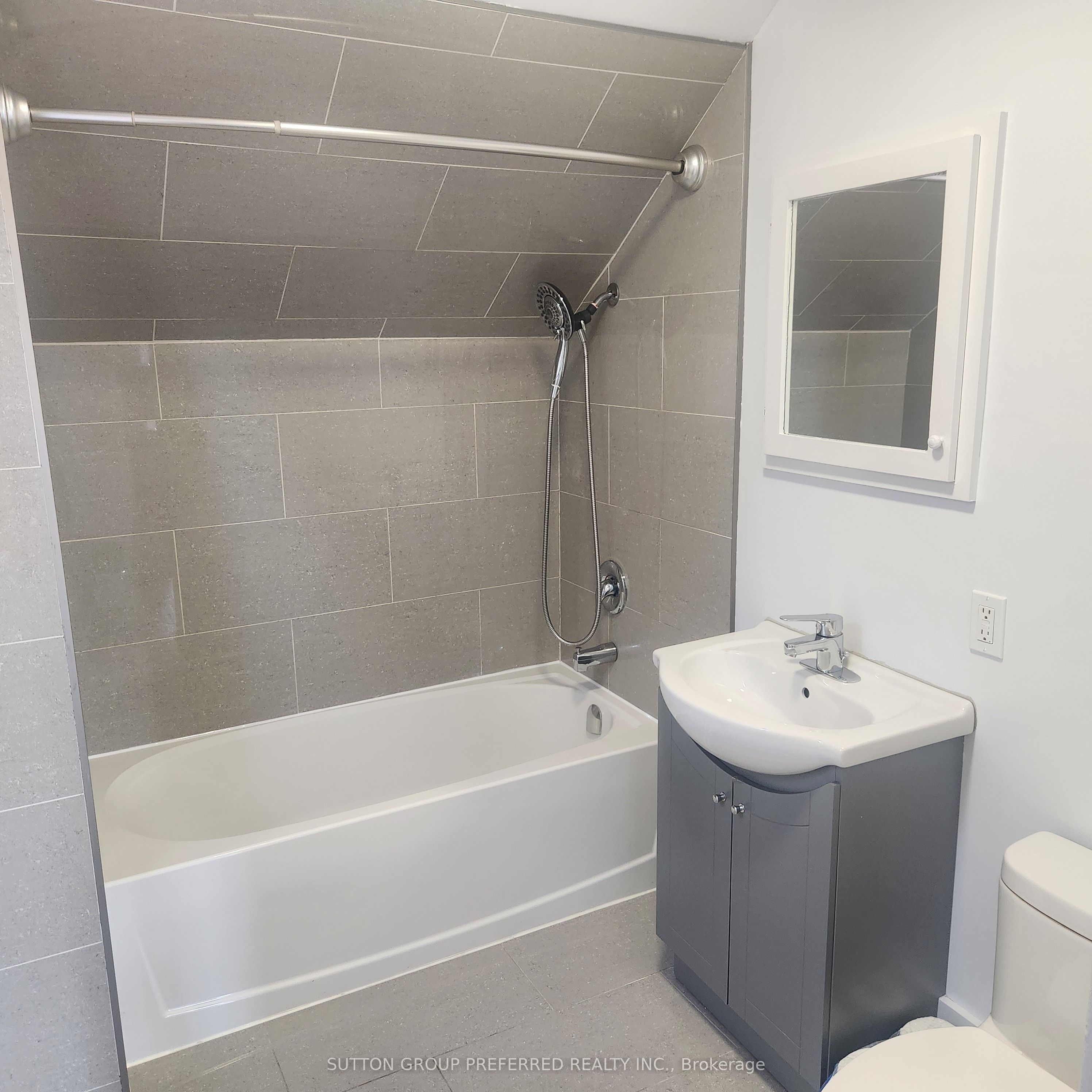312 Wharncliffe Road S Upper Unit, London South, ON N6J 2L7 photo 4