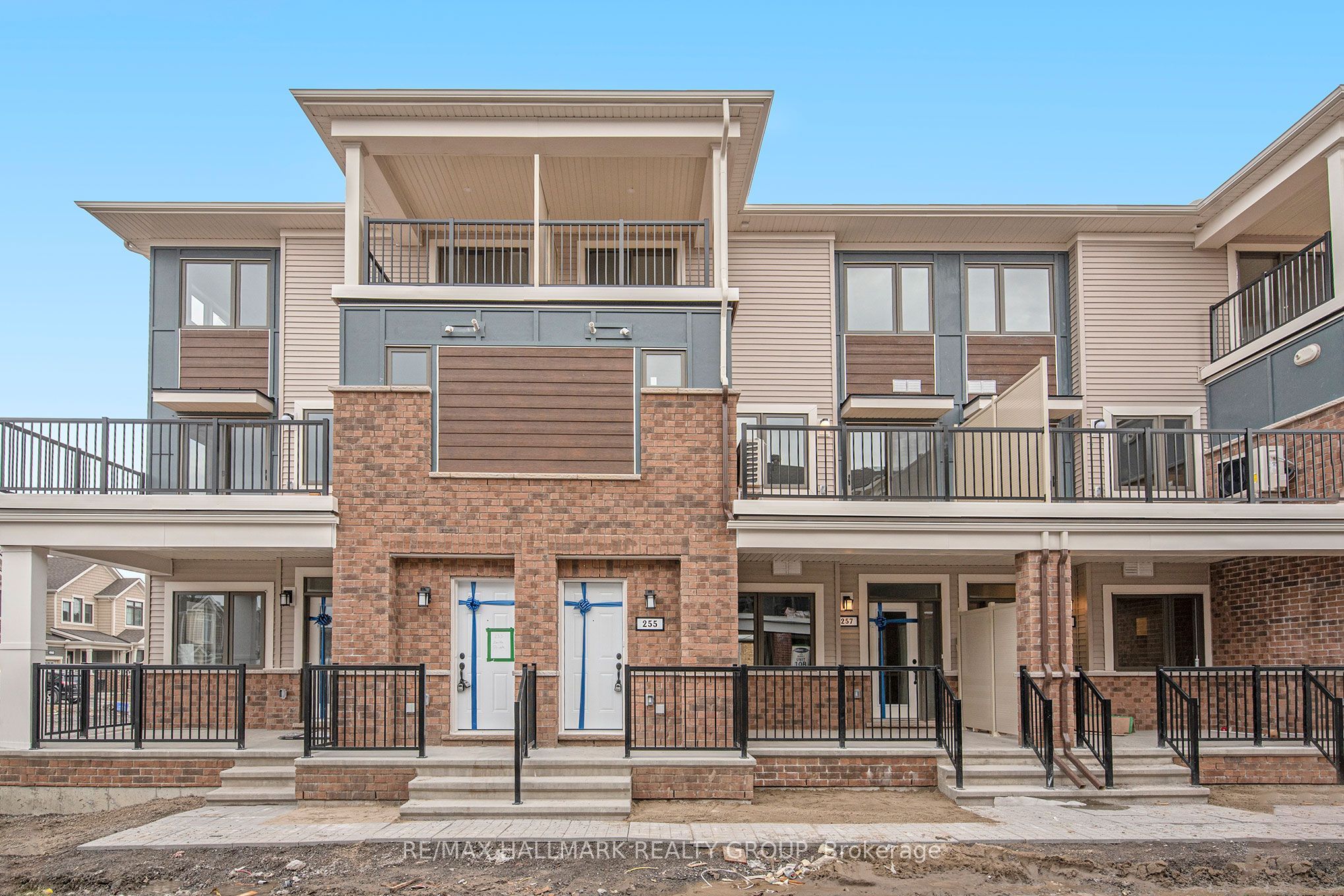 279 Zenith Private, Barrhaven, ON K2J 6N2