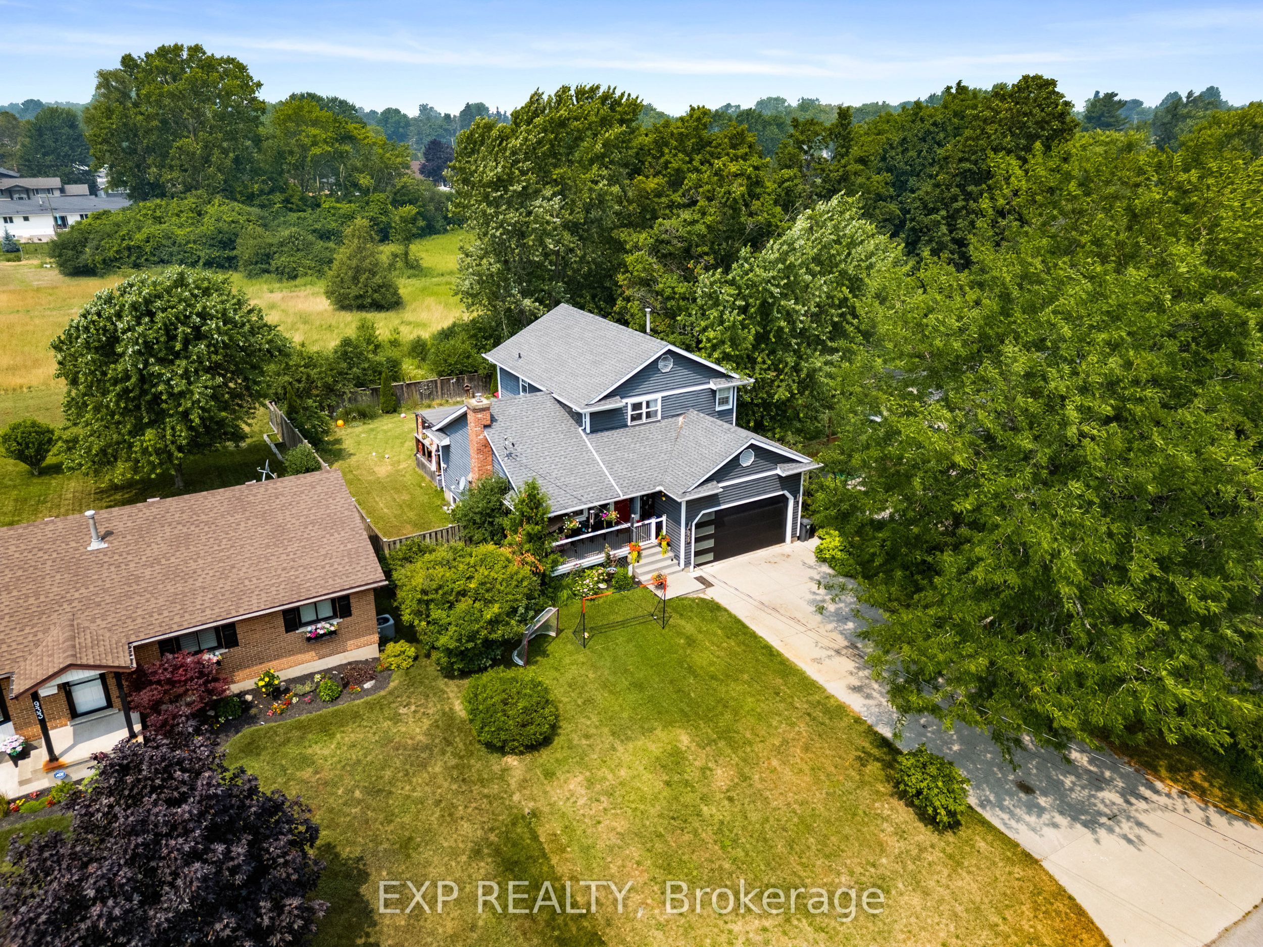 939 DAYTONA Drive, Fort Erie, ON L2A 4Z7 photo 2