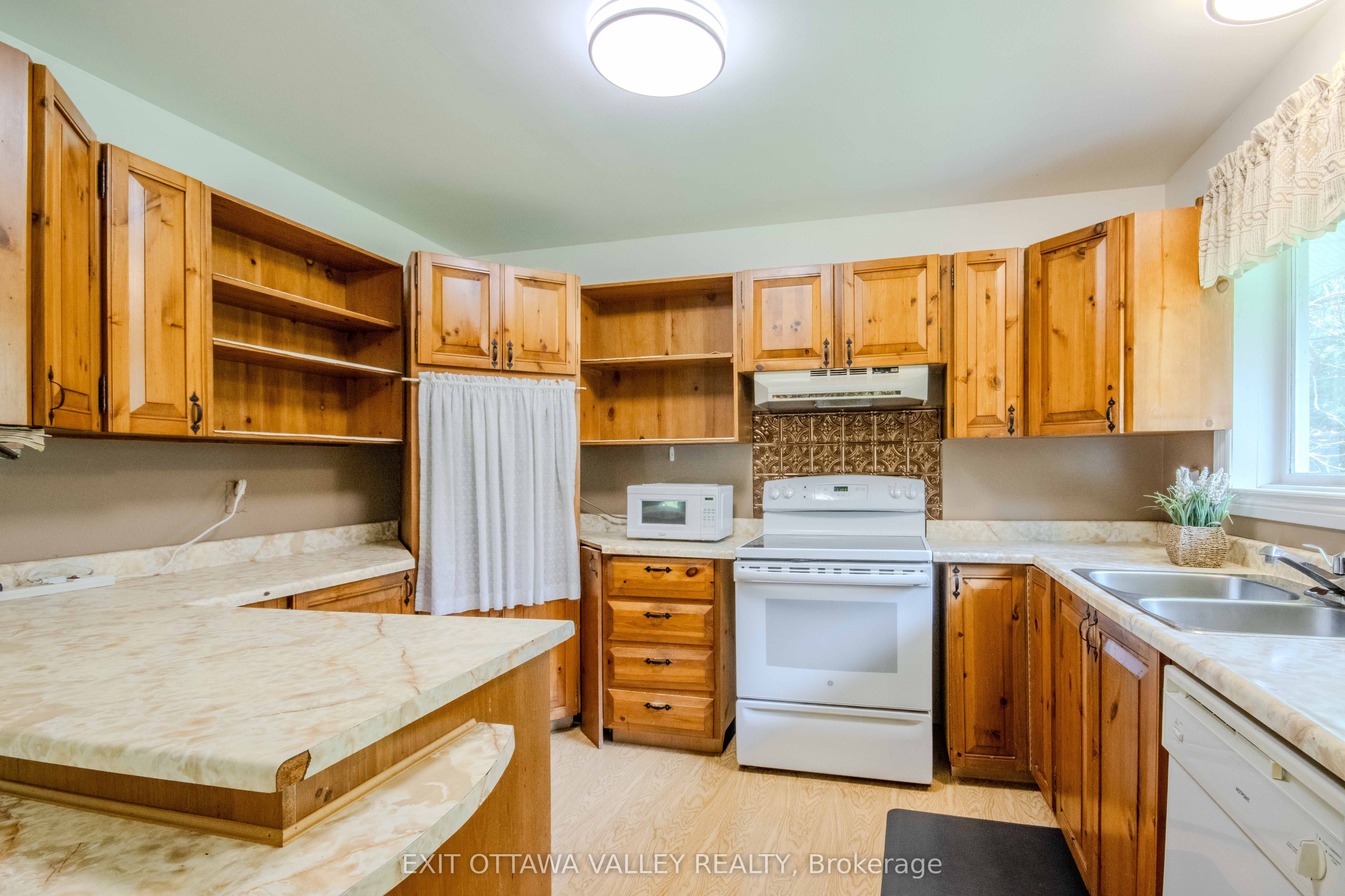 323 Burnt Bridge Road, Brudenell, Lyndoch and Raglan, ON K0J 2E0 photo 5