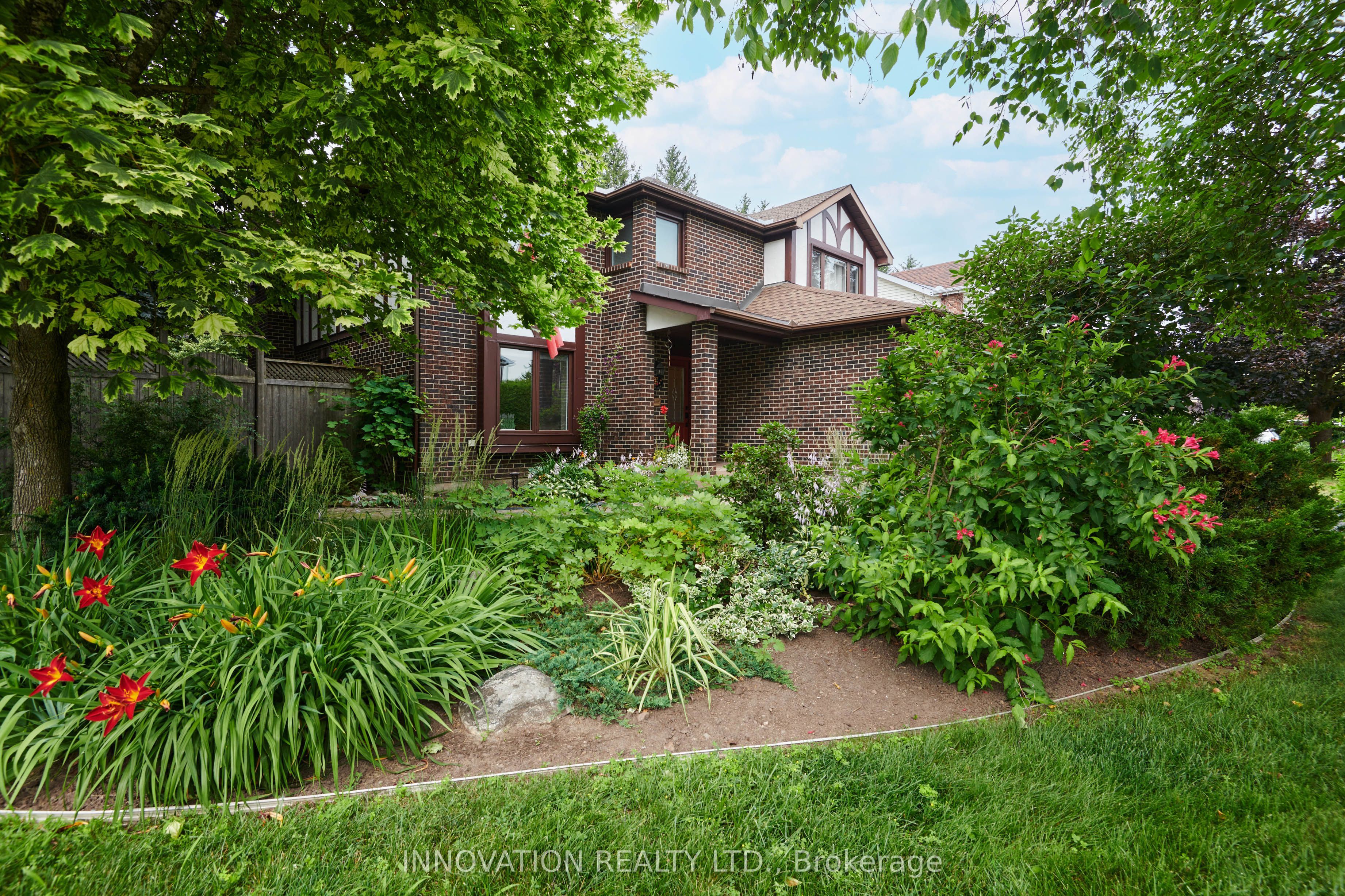 27 Cullen Court, South of Baseline to Knoxdale, ON K2G 4Z3 photo 2