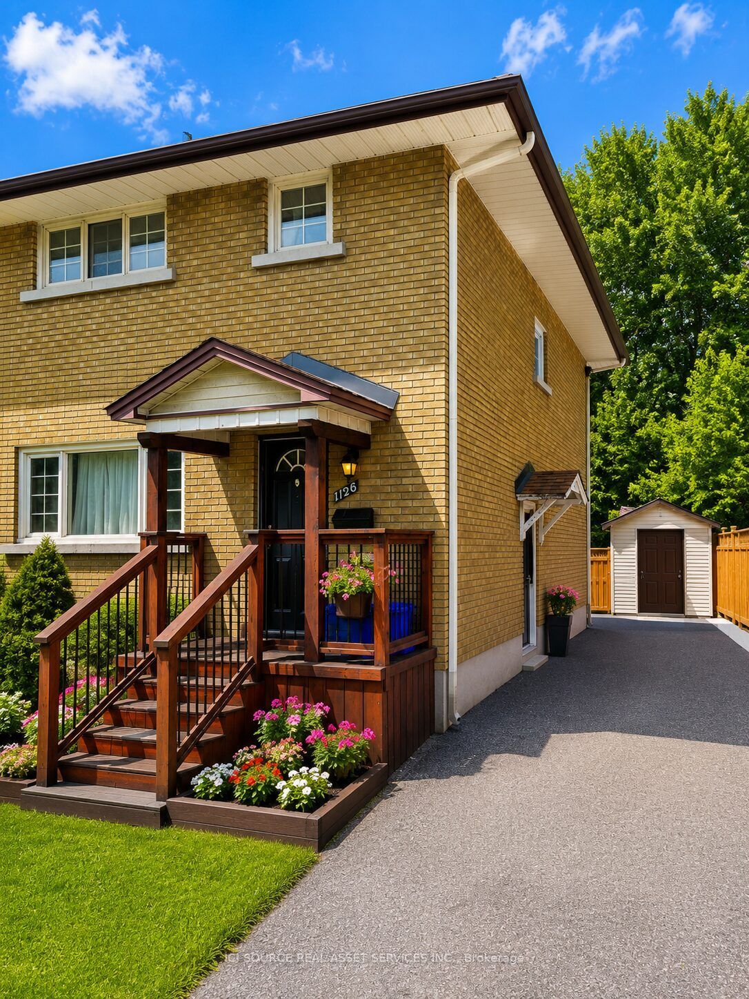 1126 Woodroffe Avenue, Parkway Park - Queensway Terrace S and Area, ON K2C 2T1 photo 4