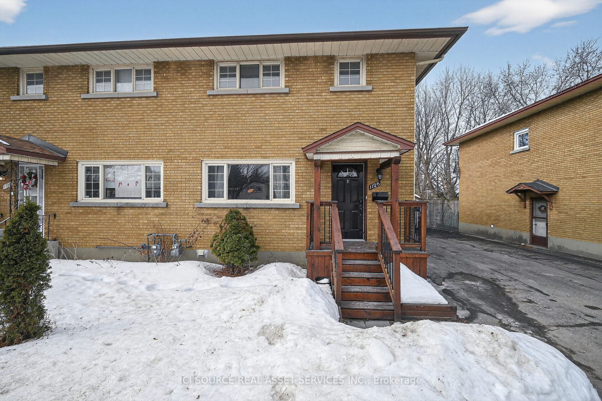 1126 Woodroffe Avenue, Parkway Park - Queensway Terrace S and Area, ON K2C 2T1 photo 5