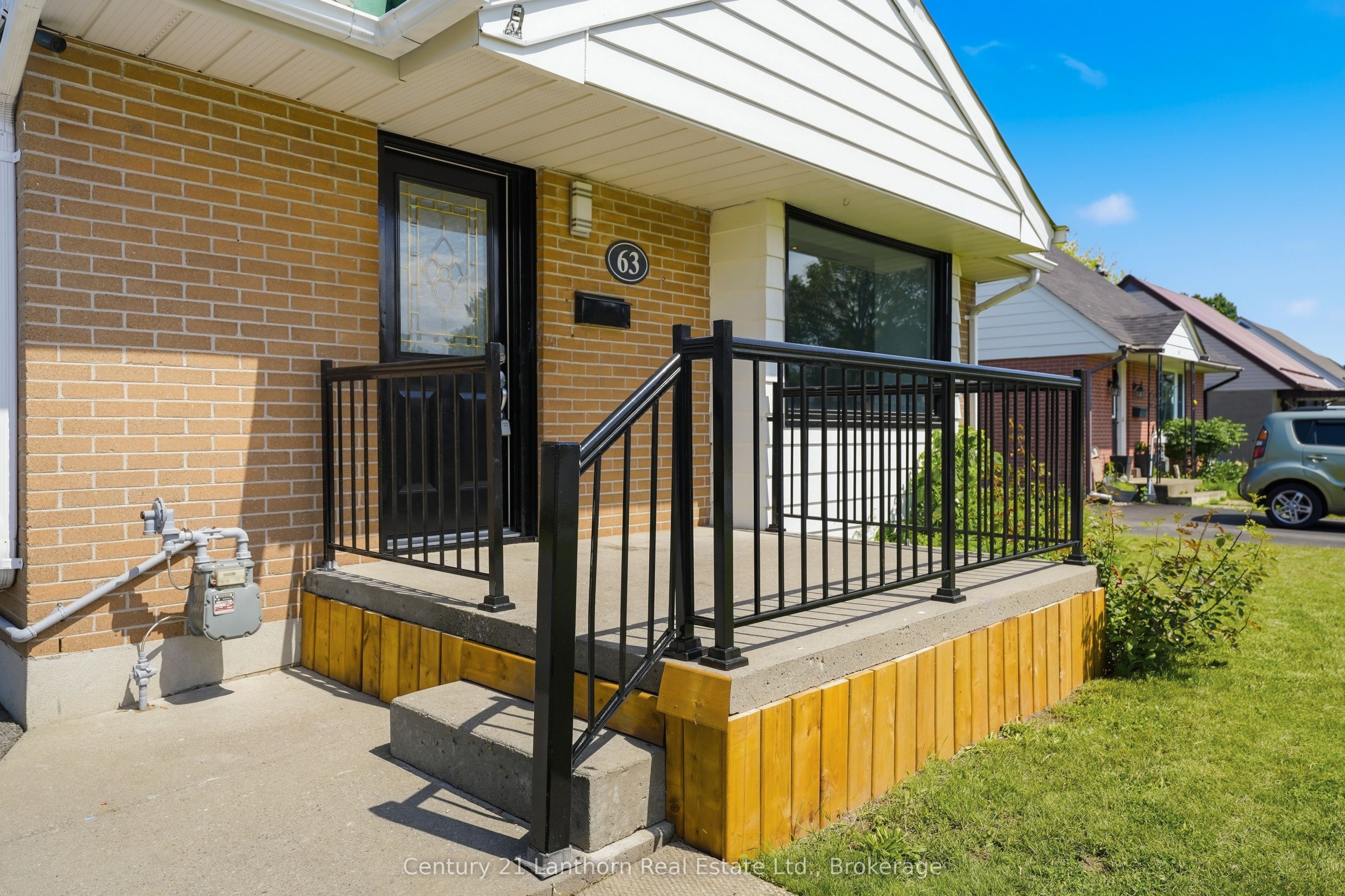 63 Fourth Avenue, Quinte West, ON K8V 5N5 photo 2