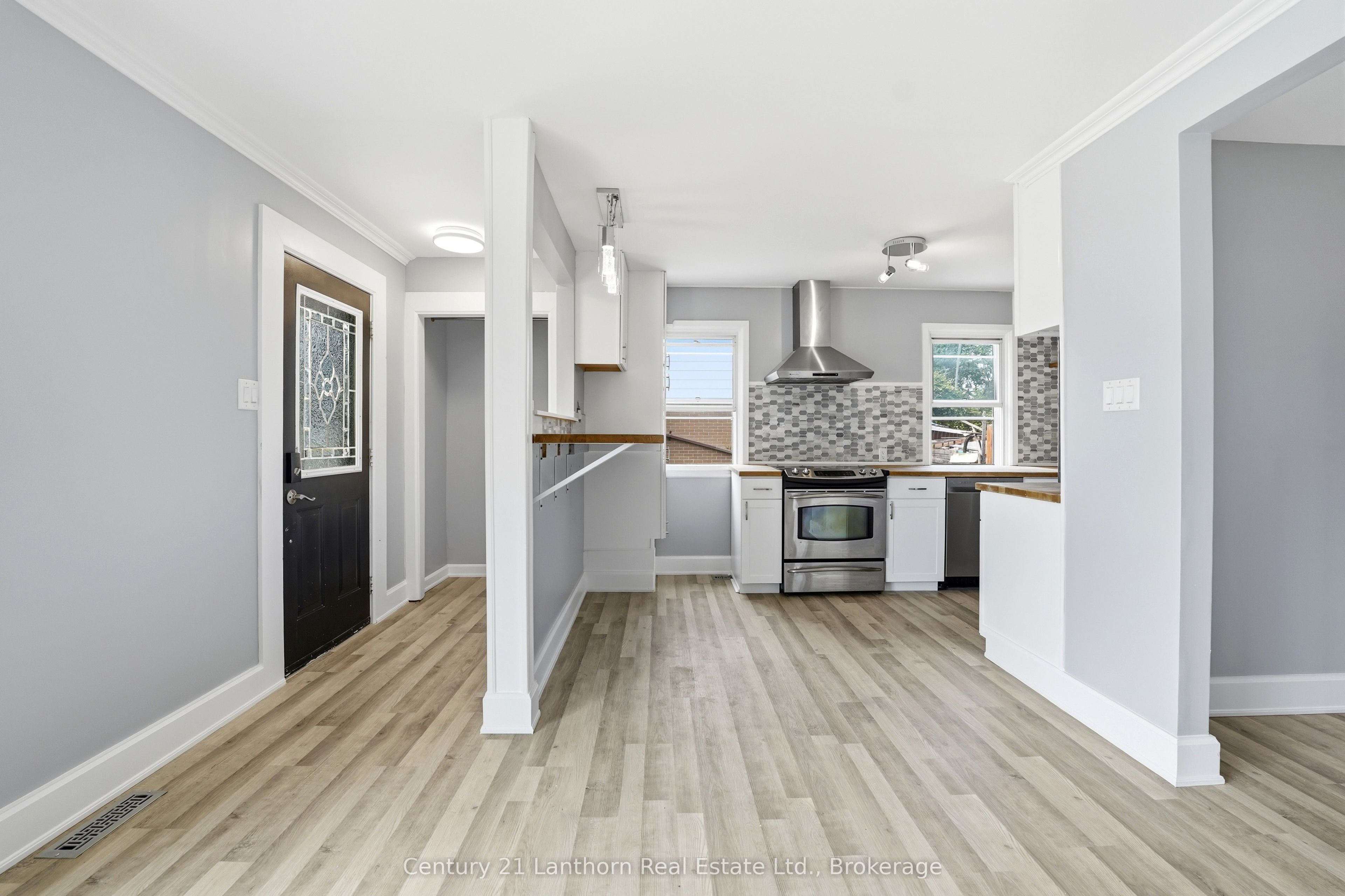 63 Fourth Avenue, Quinte West, ON K8V 5N5 photo 3