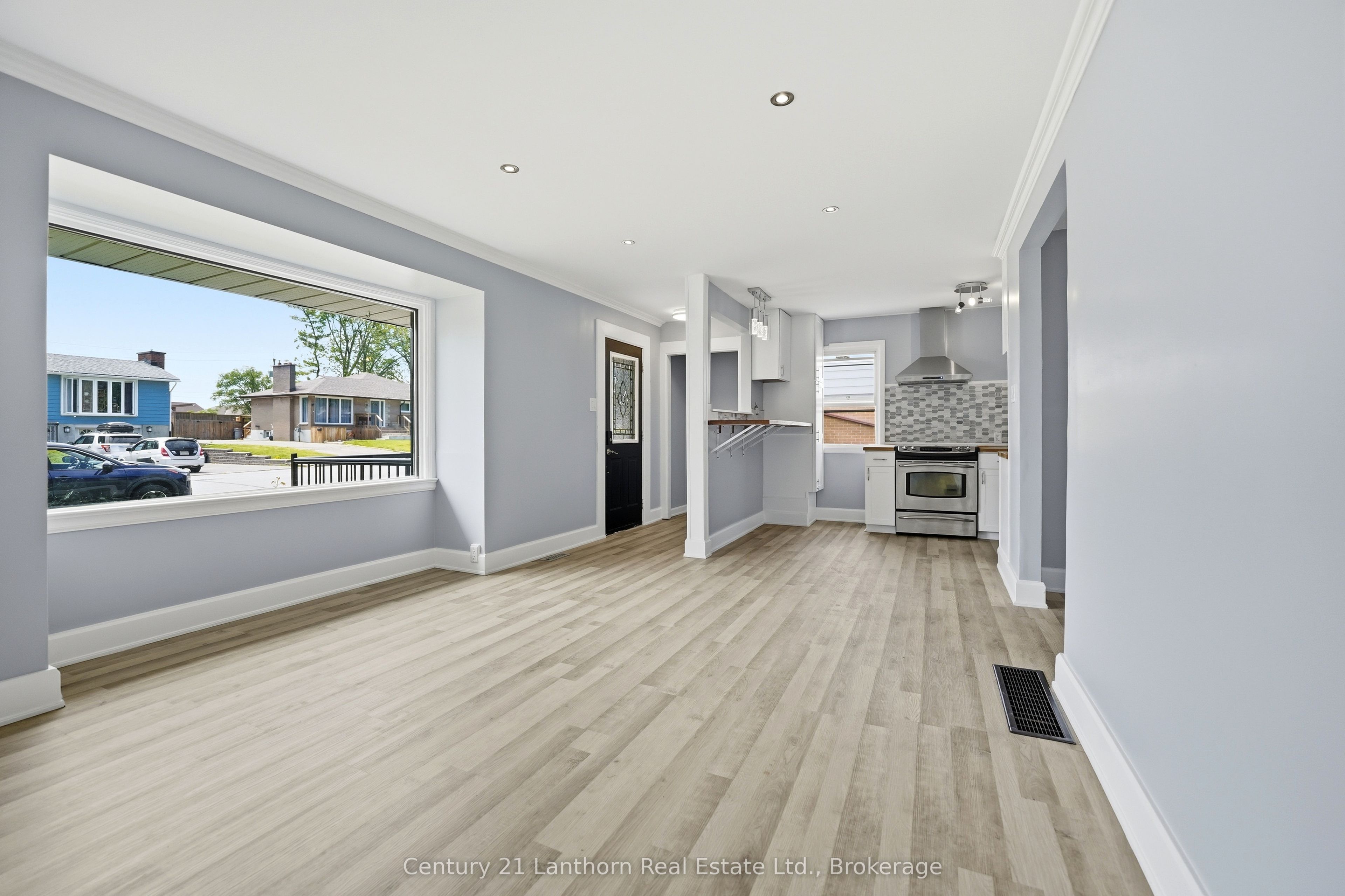 63 Fourth Avenue, Quinte West, ON K8V 5N5 photo 4