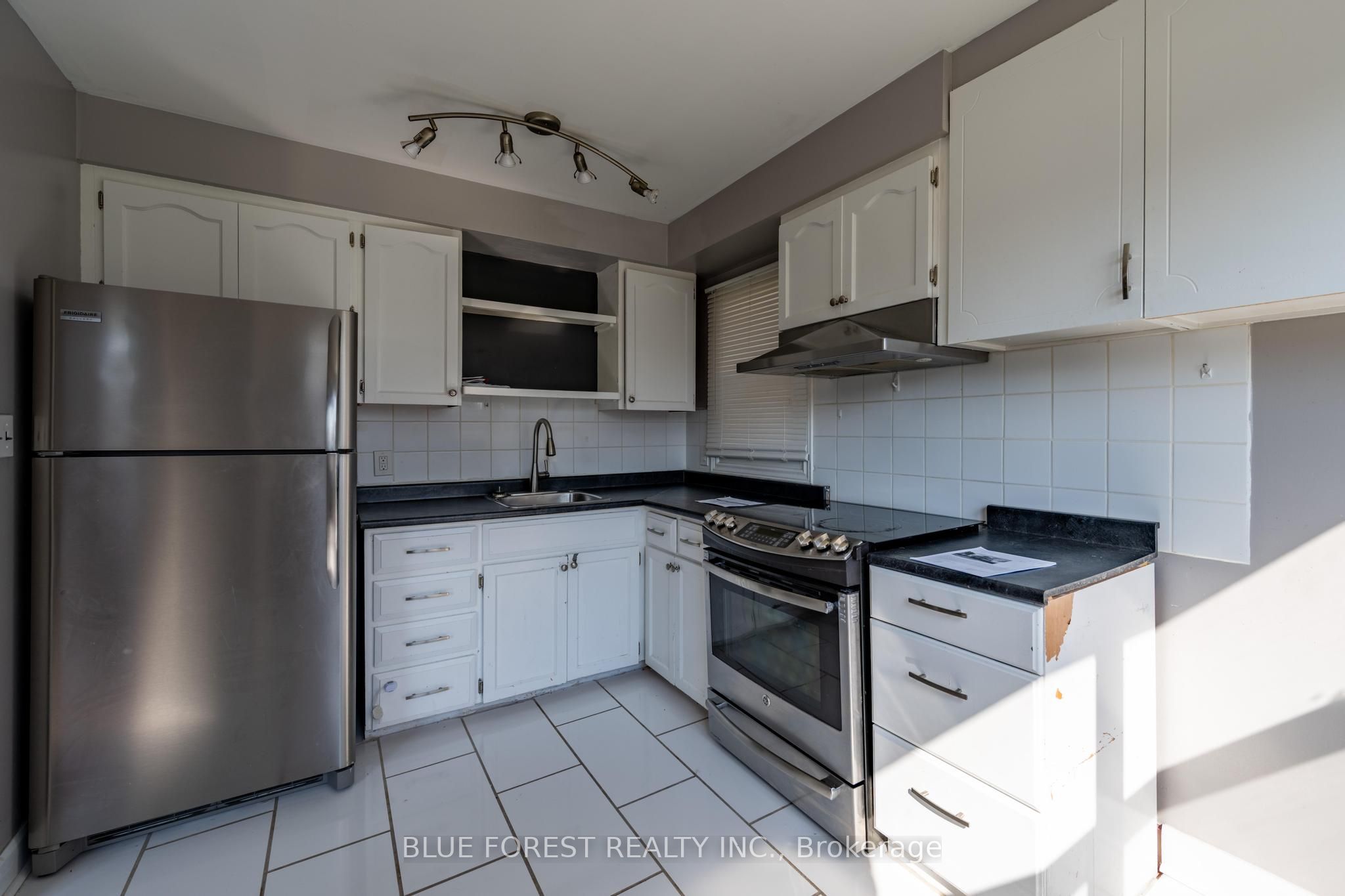 751 Curry Street, London East, ON N5Y 1N5 photo 4