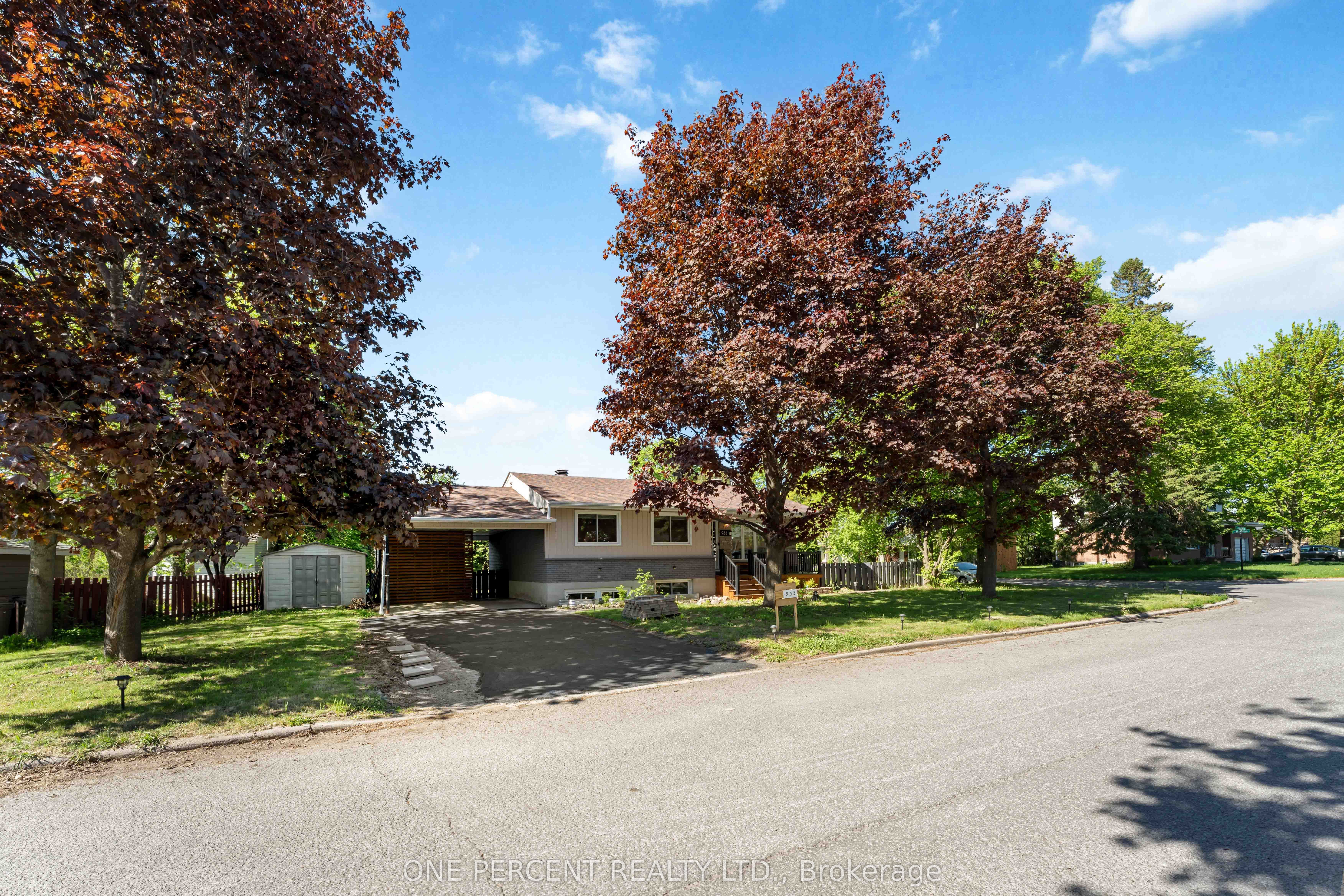 933 Kincaid Court Unit A and Unit B, Billings Bridge - Riverside Park and Area, ON K1V 6N7