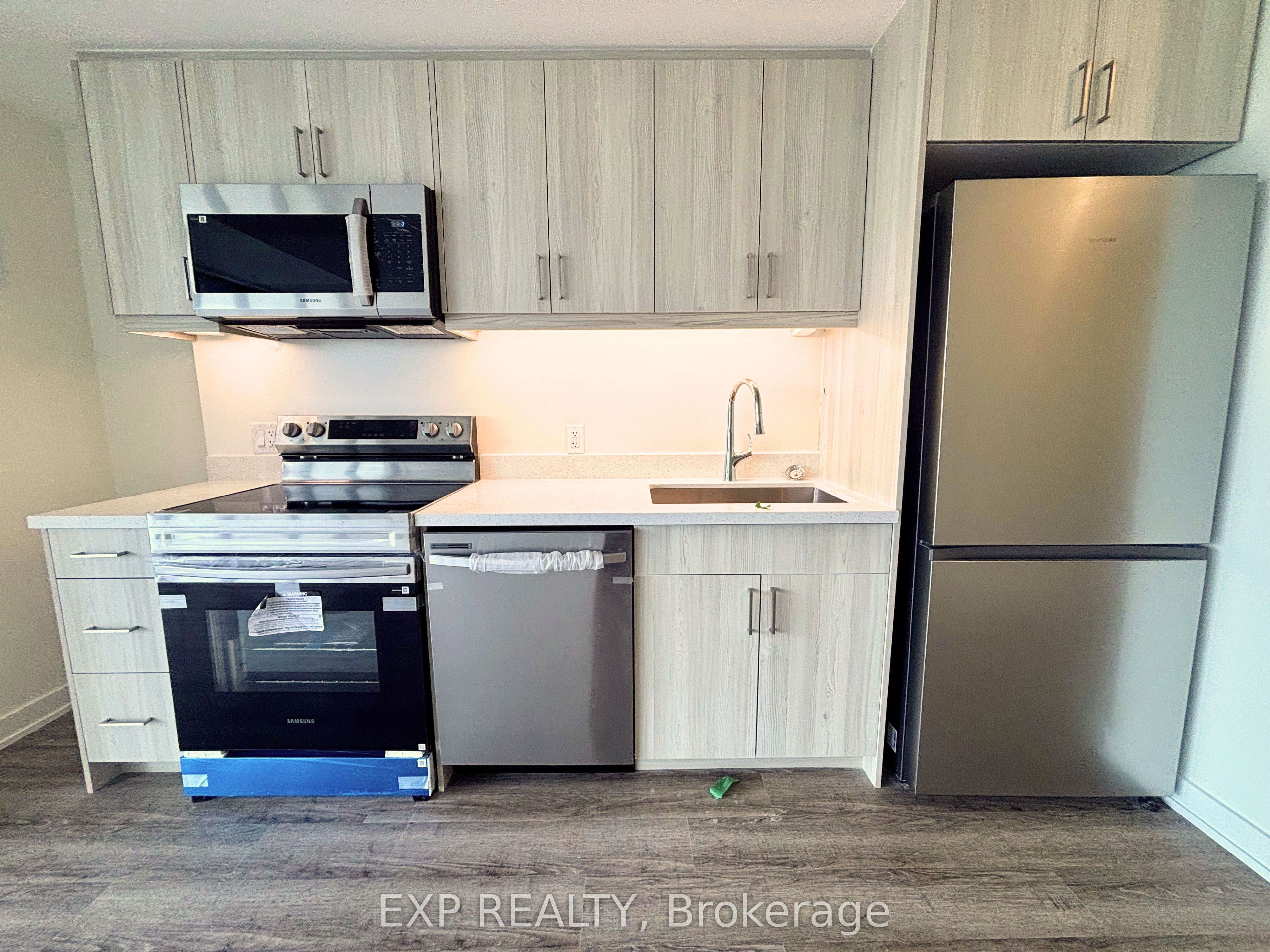 350 Prince Charles Drive 243, Welland, ON L3C 7B3 photo 5