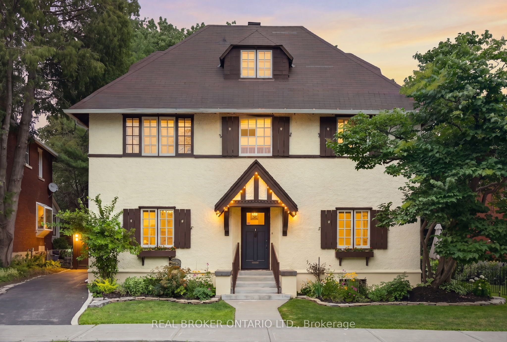 17 Lakeview Terrace, Dows Lake - Civic Hospital and Area, ON K1S 3H3