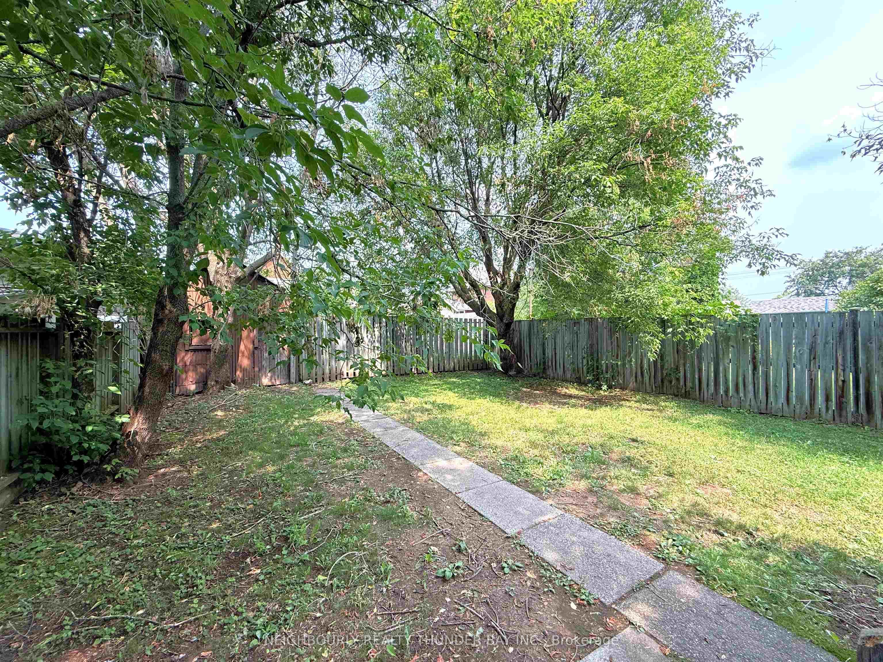 232 College Street, Thunder Bay, ON P7A 5K1 photo 3