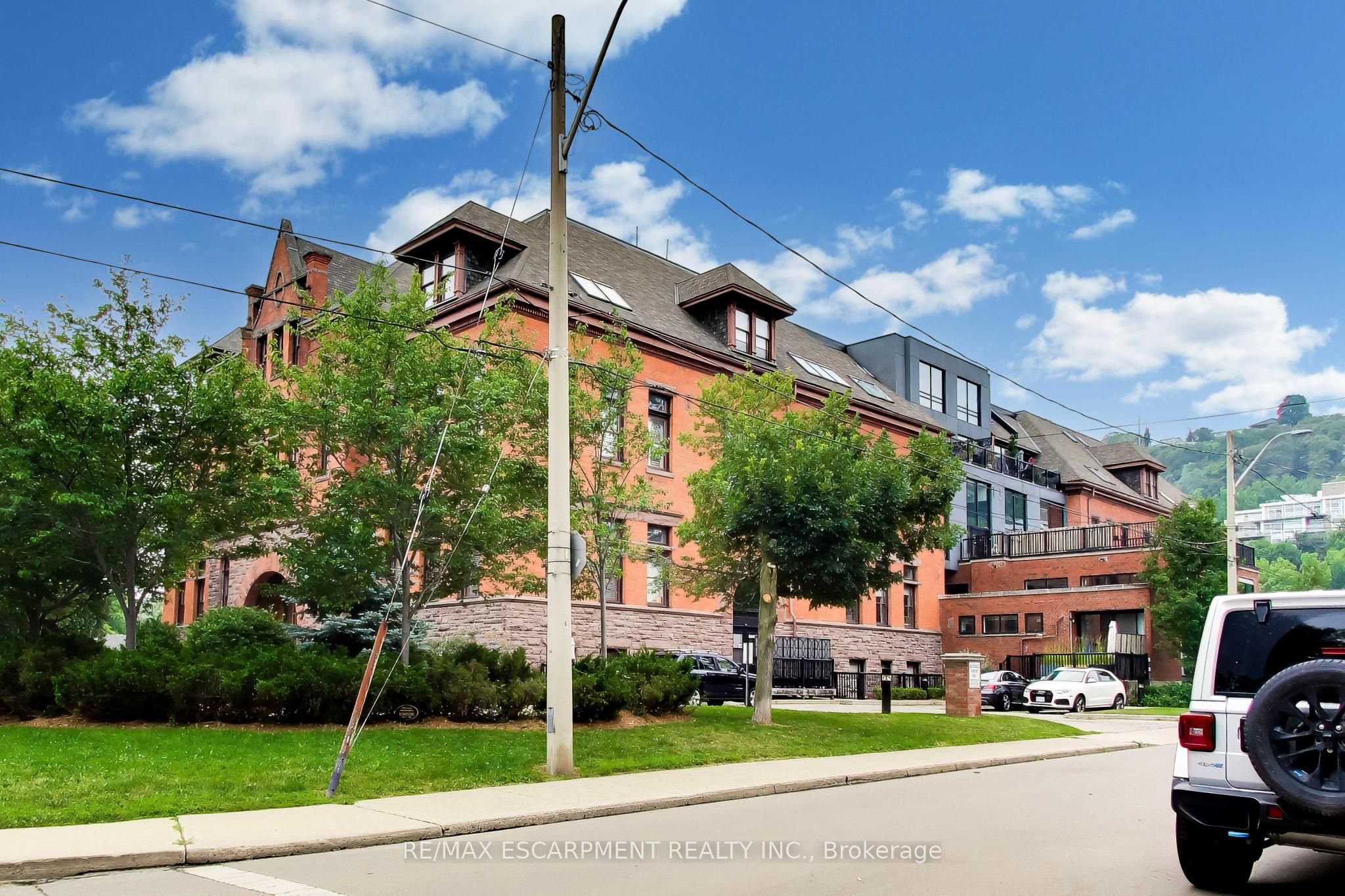 200 Stinson Street Unit #207, Hamilton, ON L8N 4J5 photo 2