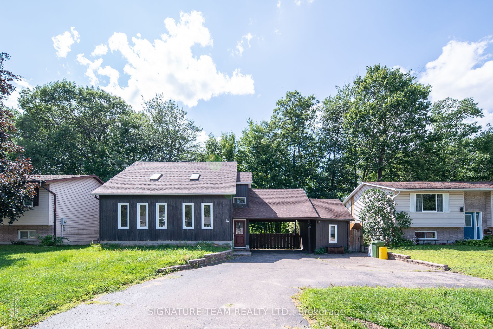 16 Jan Drive, Petawawa, ON K8H 3M5