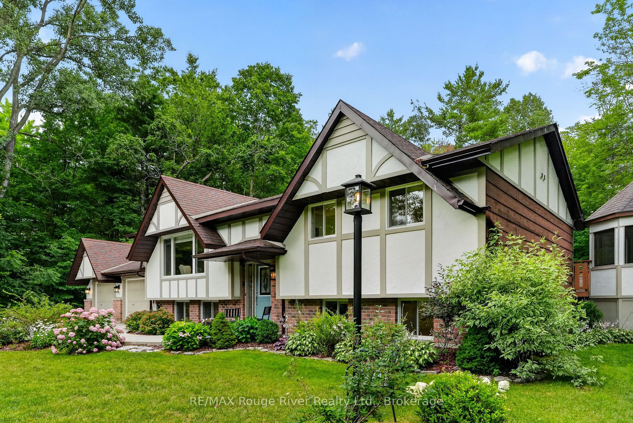 221 COLONIAL Drive, Quinte West, ON K8V 5P4 photo 2