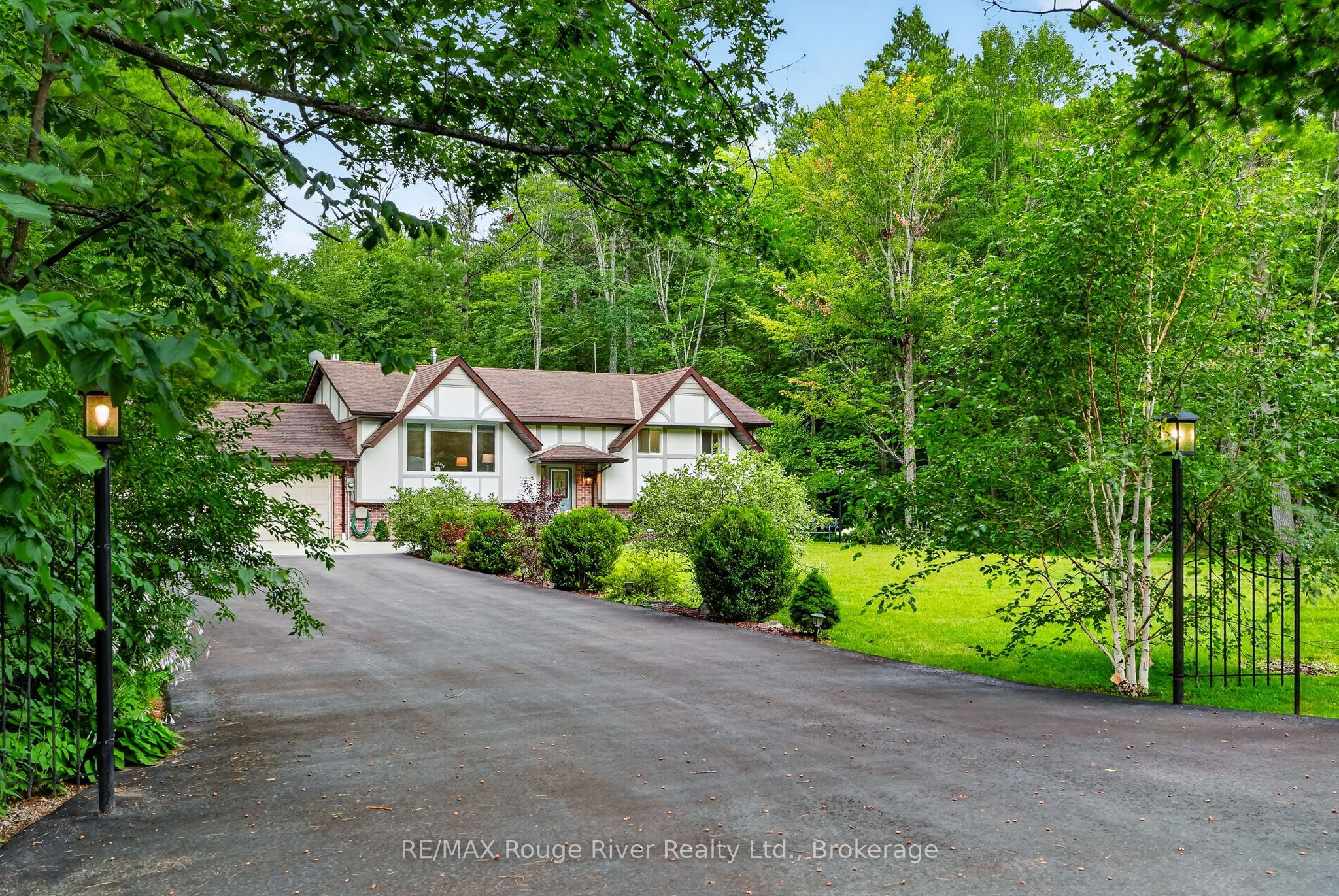 221 COLONIAL Drive, Quinte West, ON K8V 5P4 photo 4