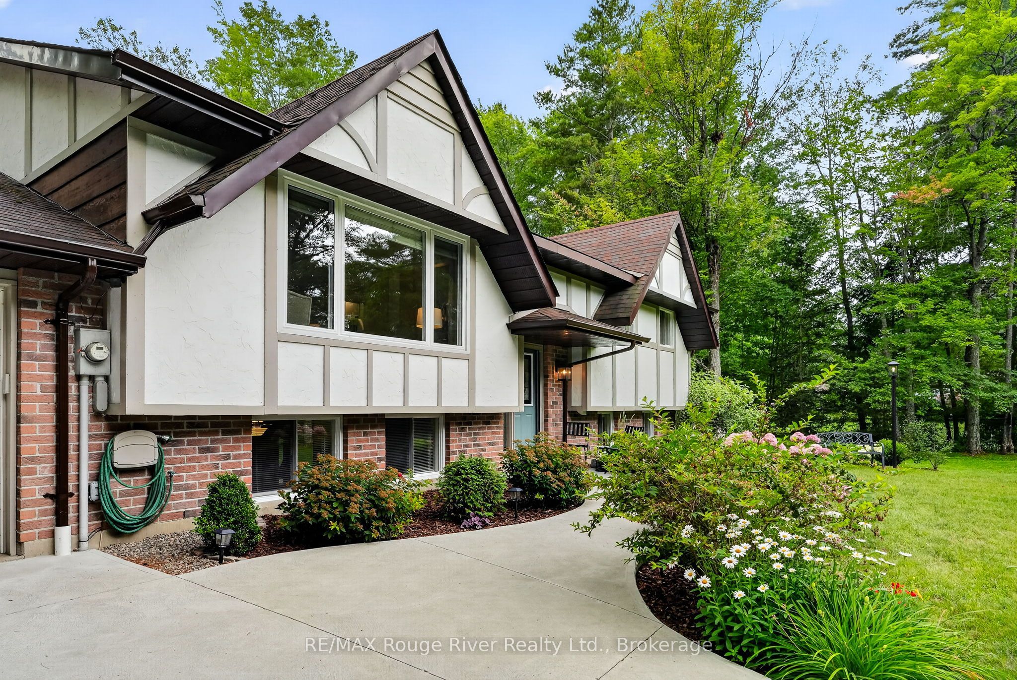 221 COLONIAL Drive, Quinte West, ON K8V 5P4 photo 5