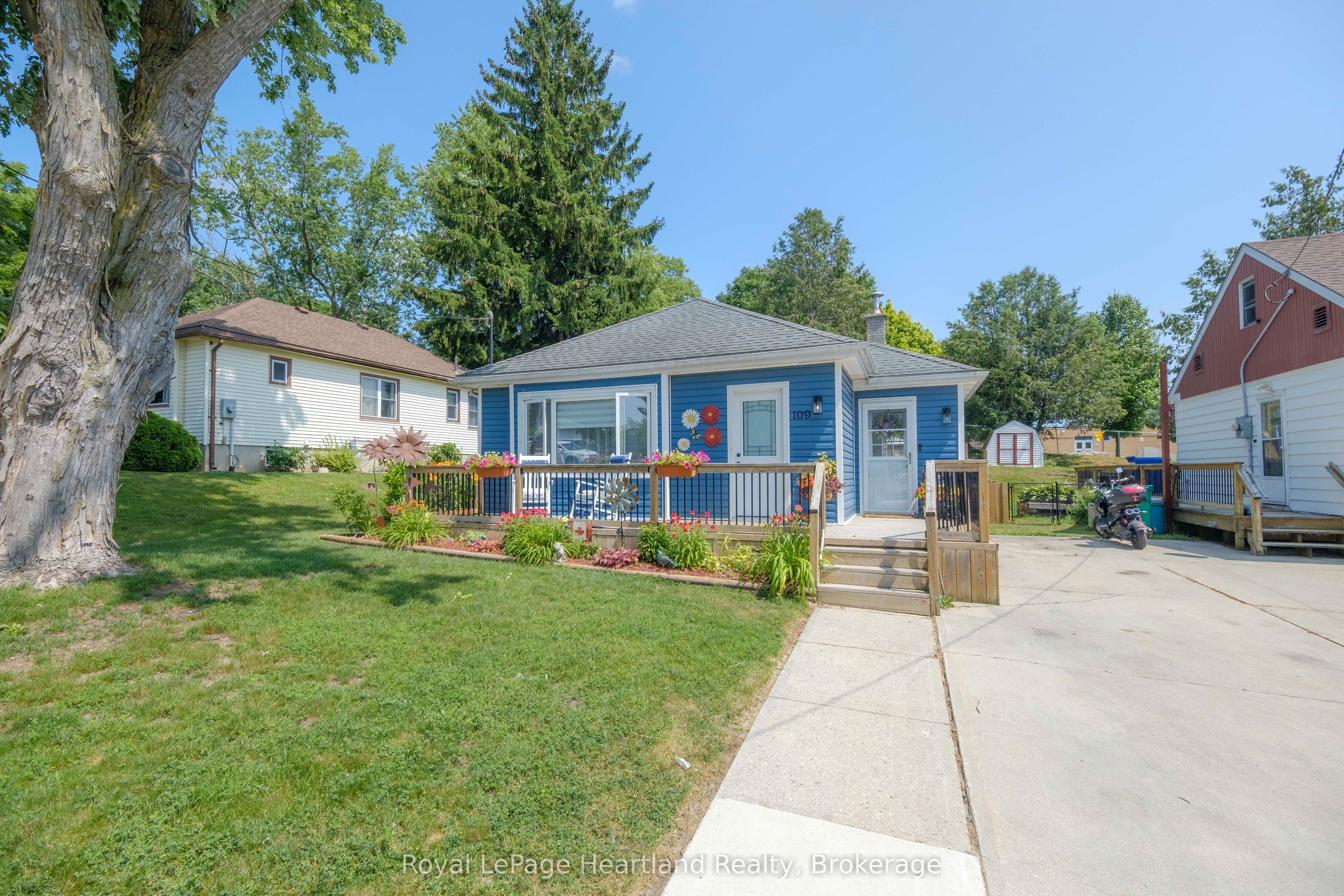 109 Carling Terrace, North Huron, ON N0G 2W0