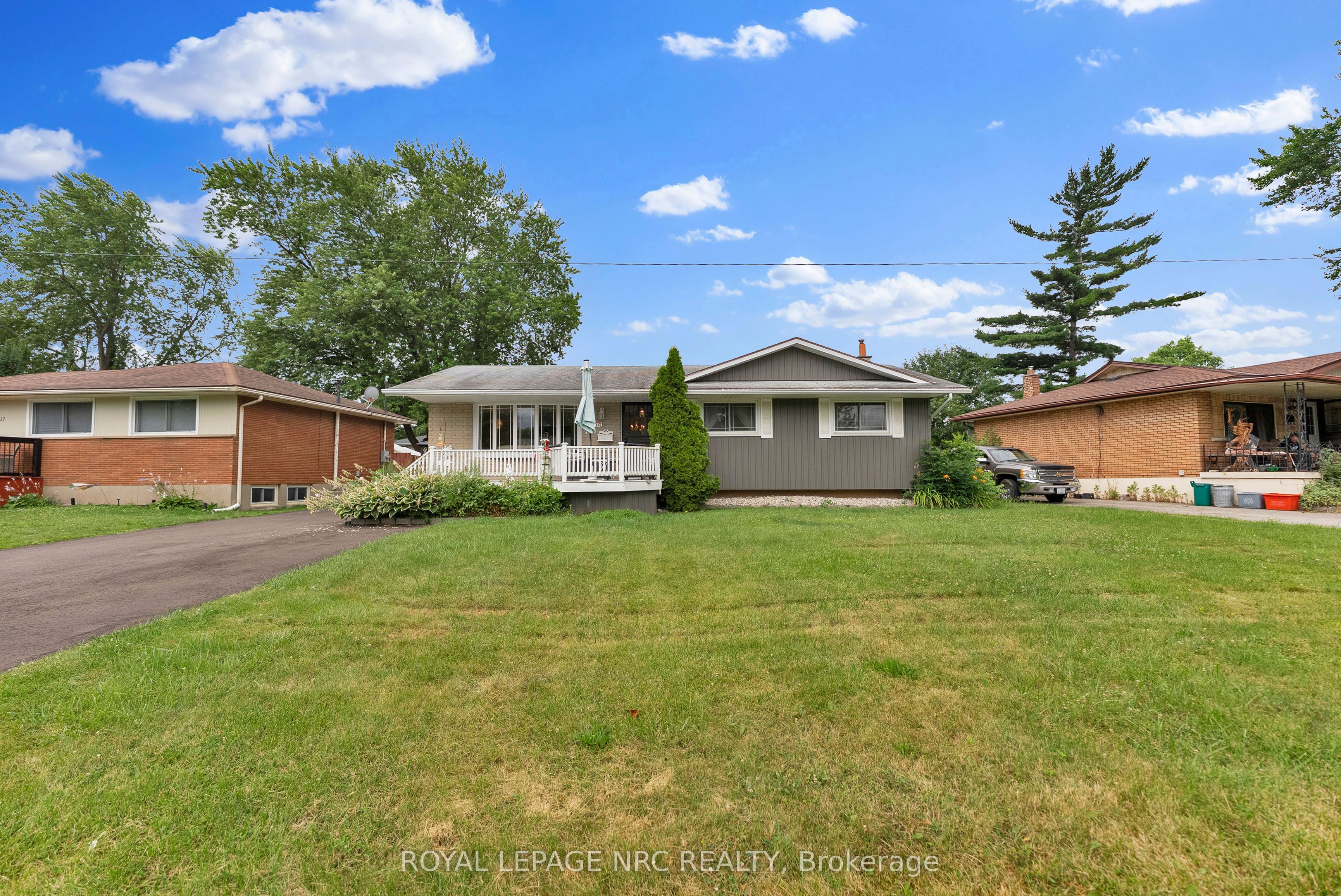 8415 Parkway Drive, Niagara Falls, ON L2G 6W8 photo 2