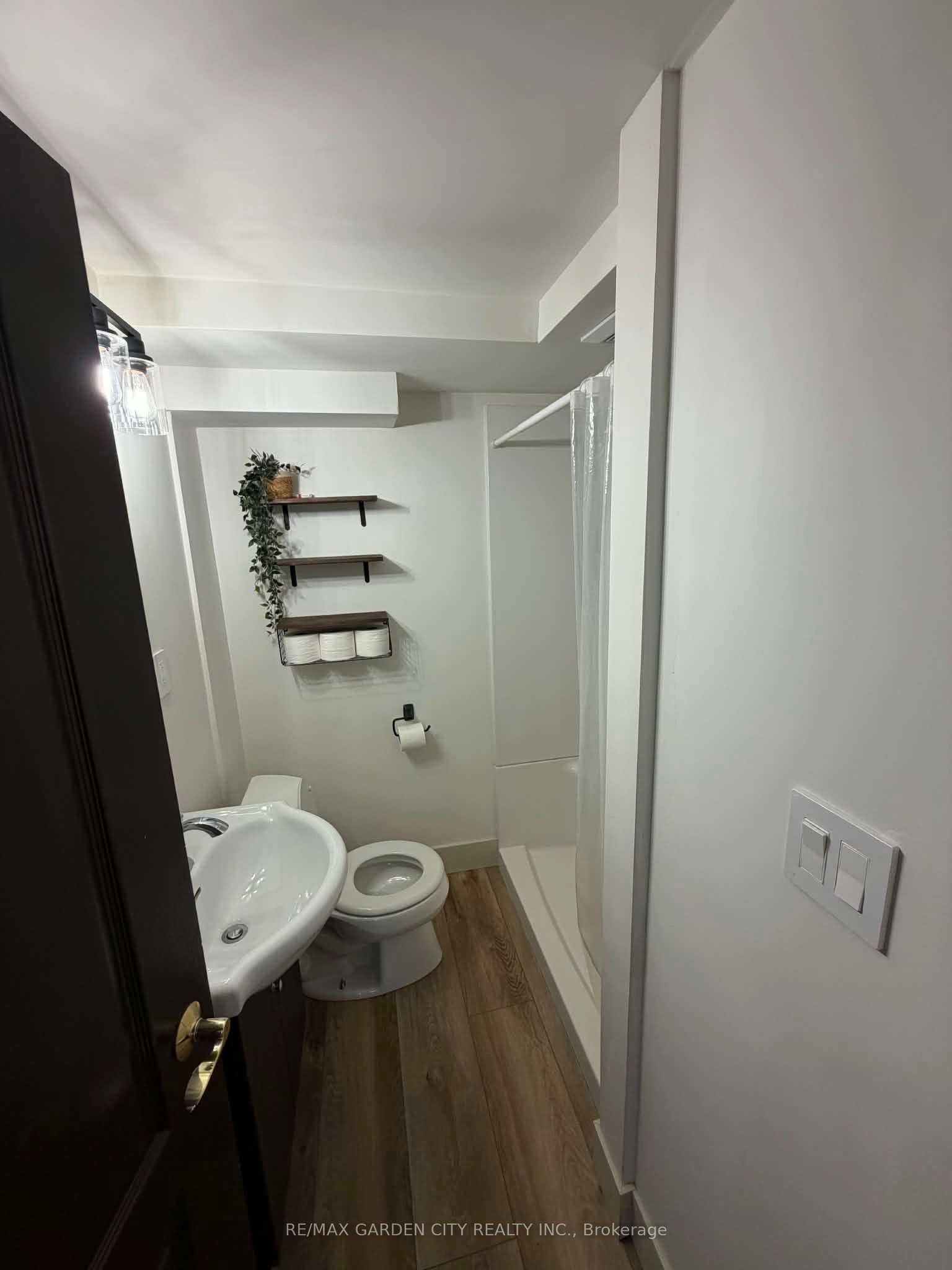 24 Lora Street, St. Catharines, ON L2N 3S5 photo 3