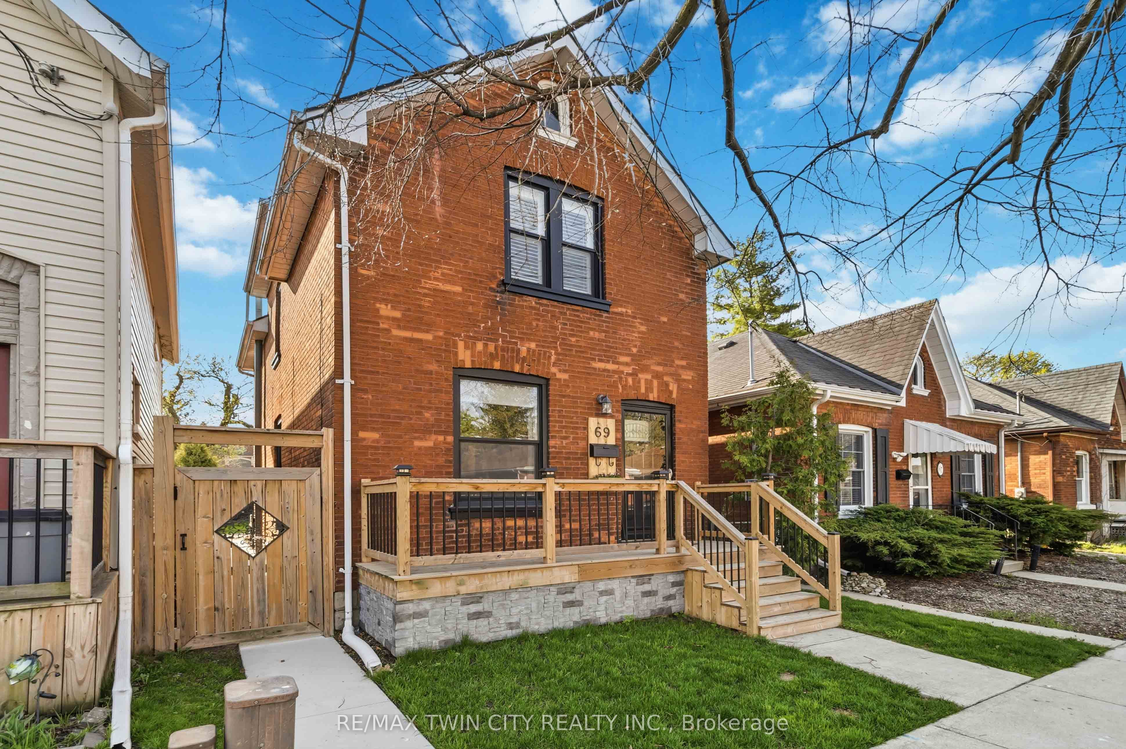 69 St Paul Avenue, Brantford, ON N3T 4E7