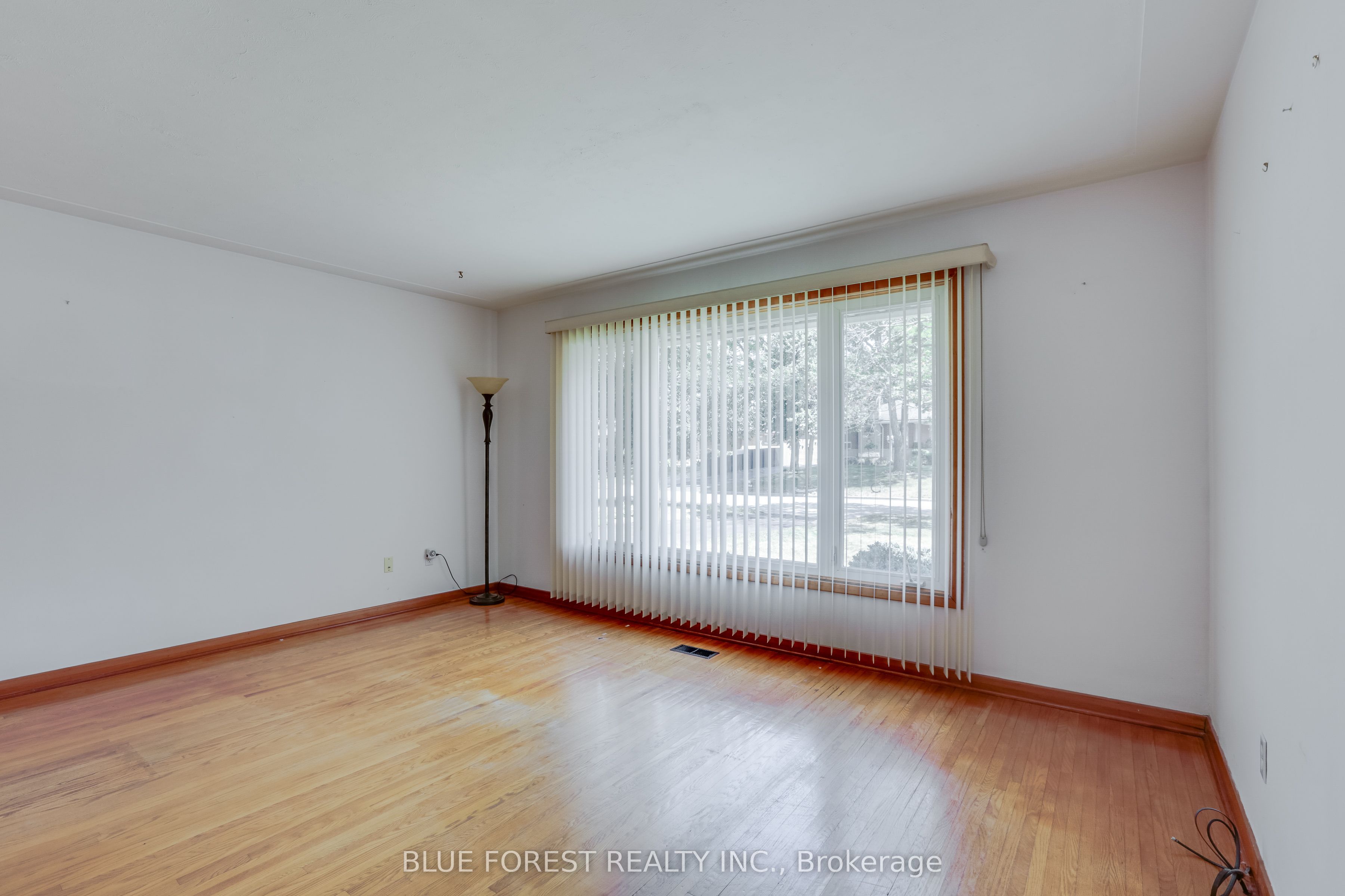 1201 Patann Drive, London East, ON N5V 2J3 photo 2