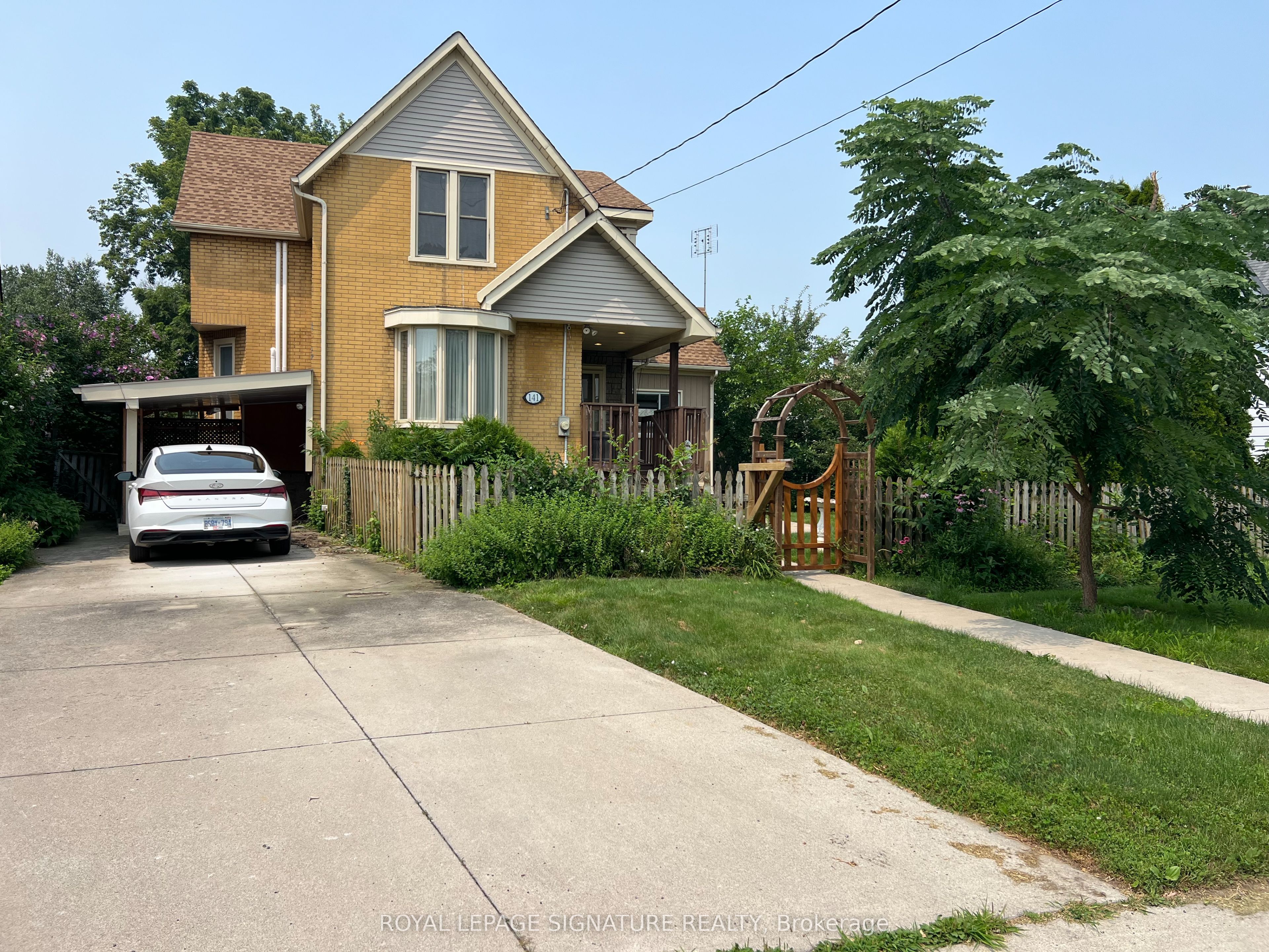 141 York Street, St. Catharines, ON L2R 6E8