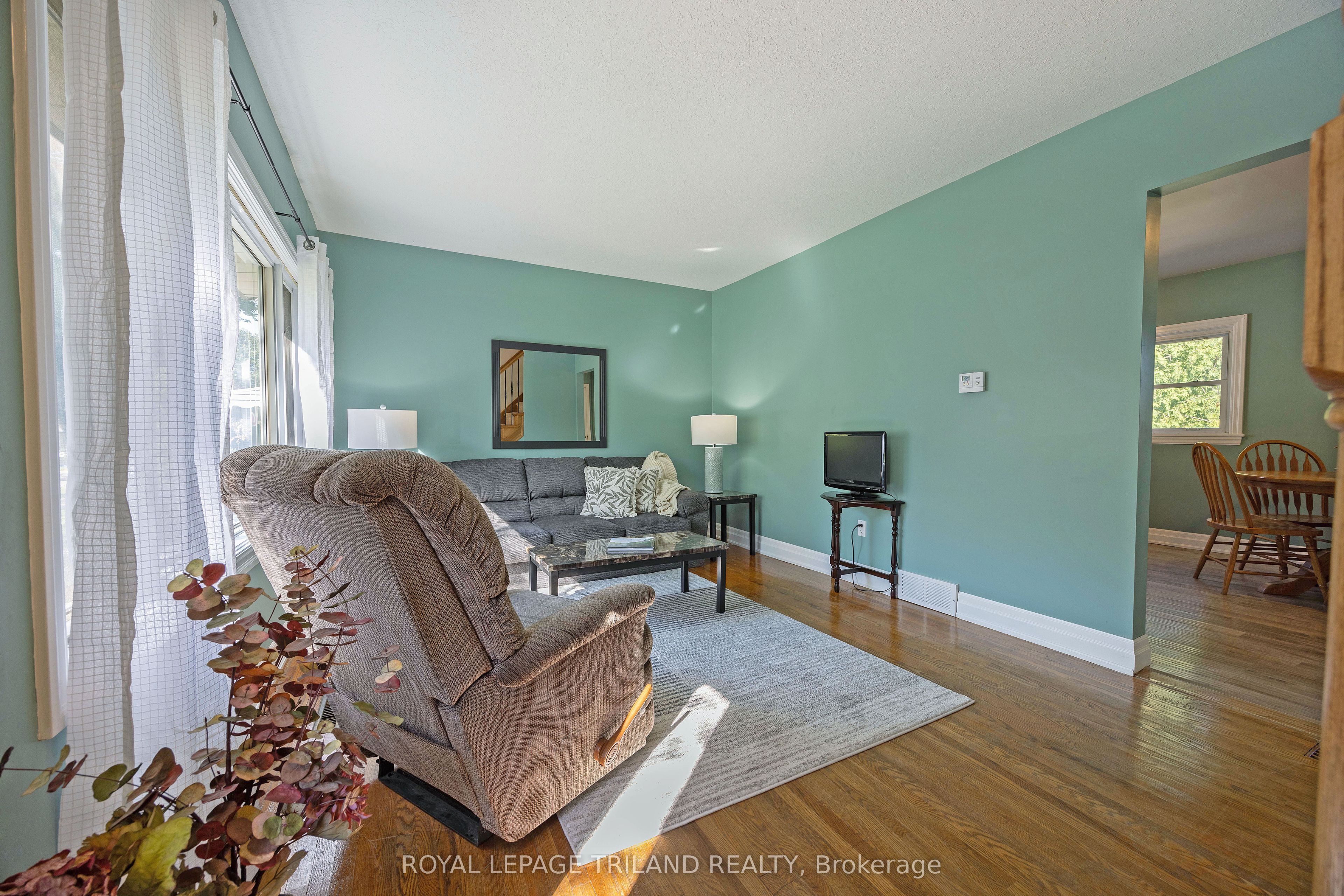 1874 Churchill Avenue, London East, ON N5W 2L6 photo 5