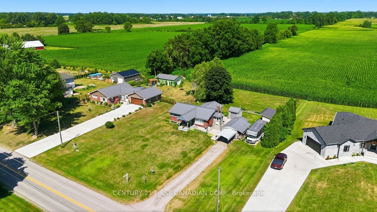 22656 Queens Line, West Elgin, ON N0L 2C0 photo 2