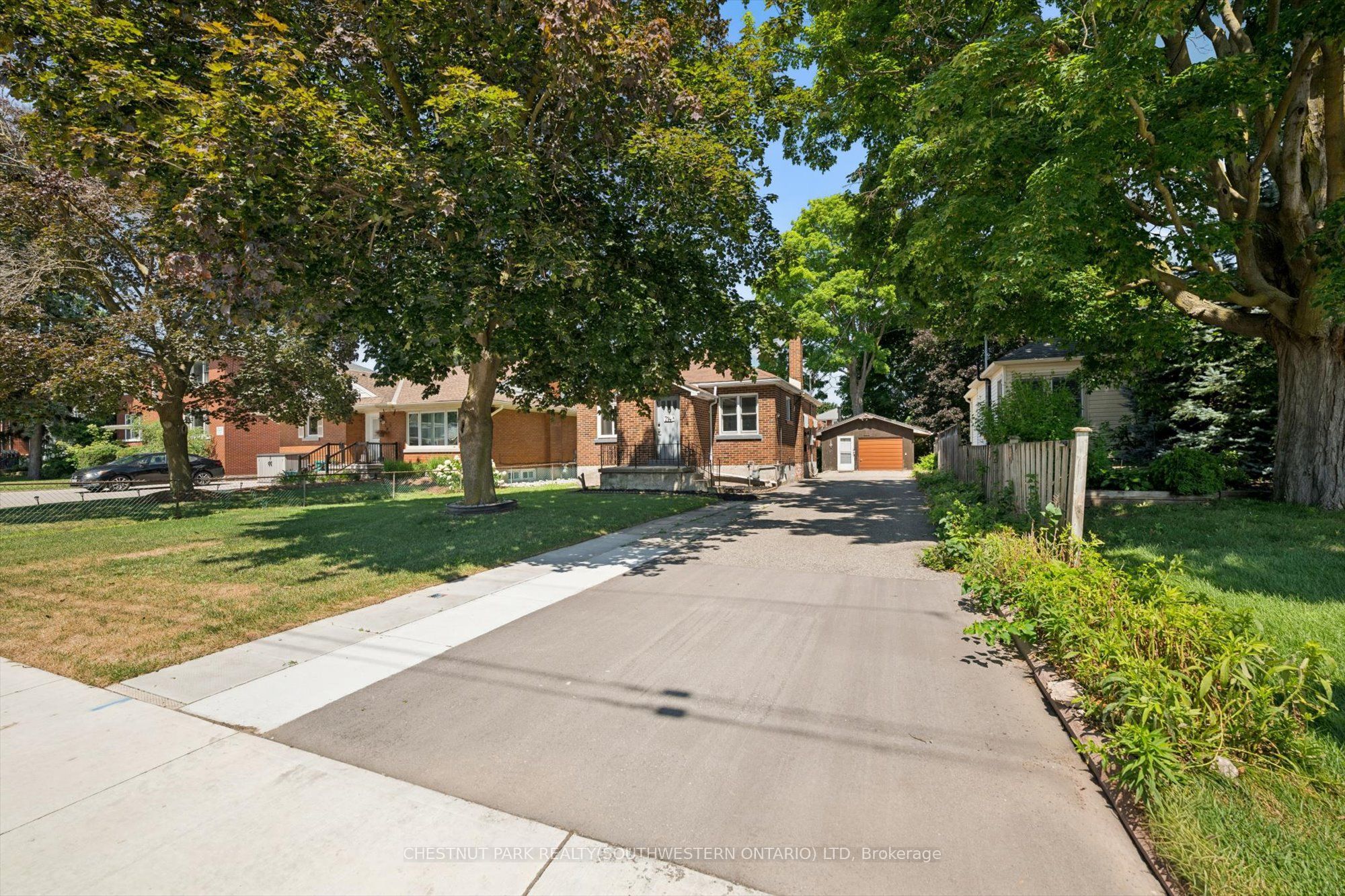 714 Frederick Street, Kitchener, ON N2B 2B2 photo 2