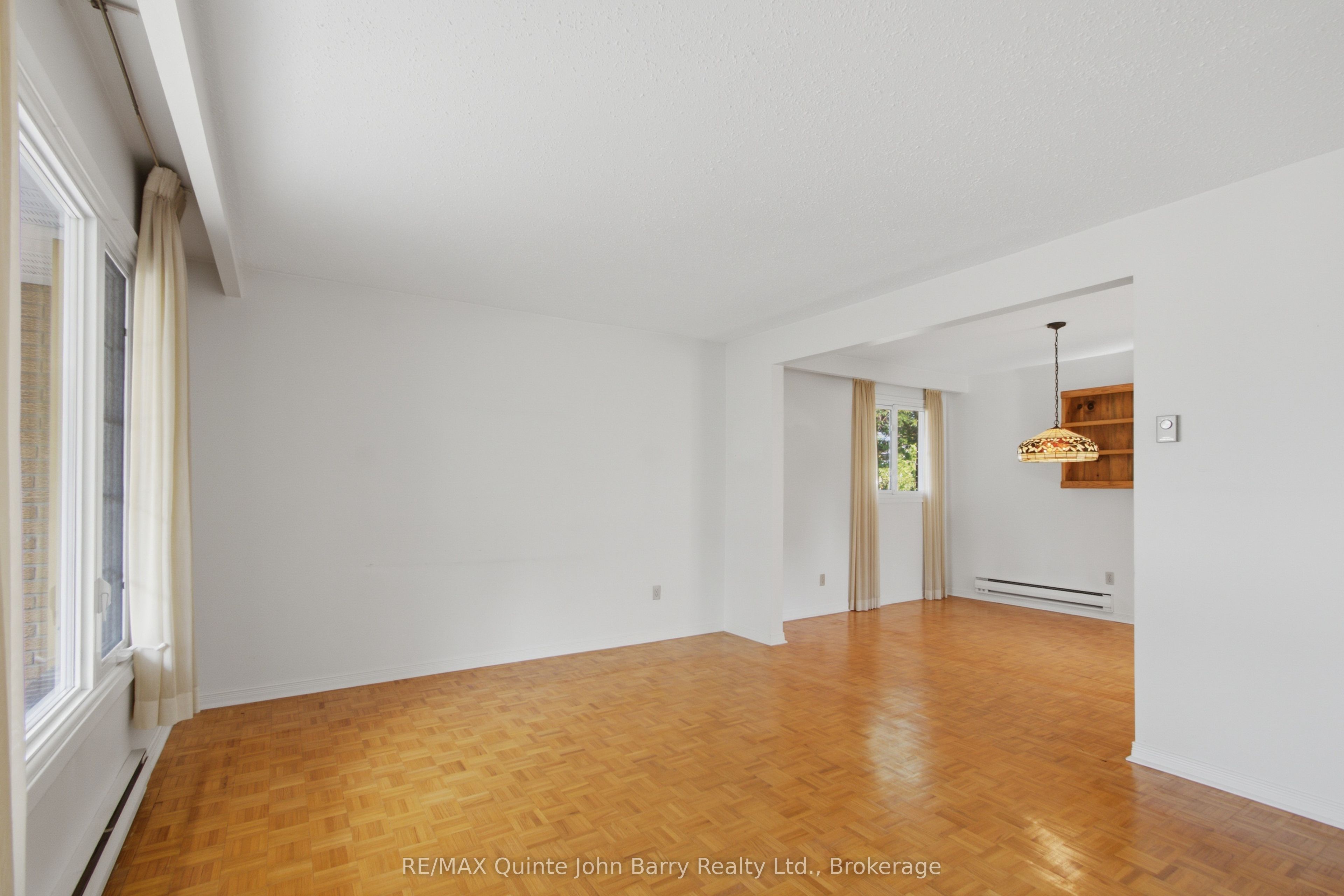 16 Austin Street, Quinte West, ON K8V 1Z4 photo 5