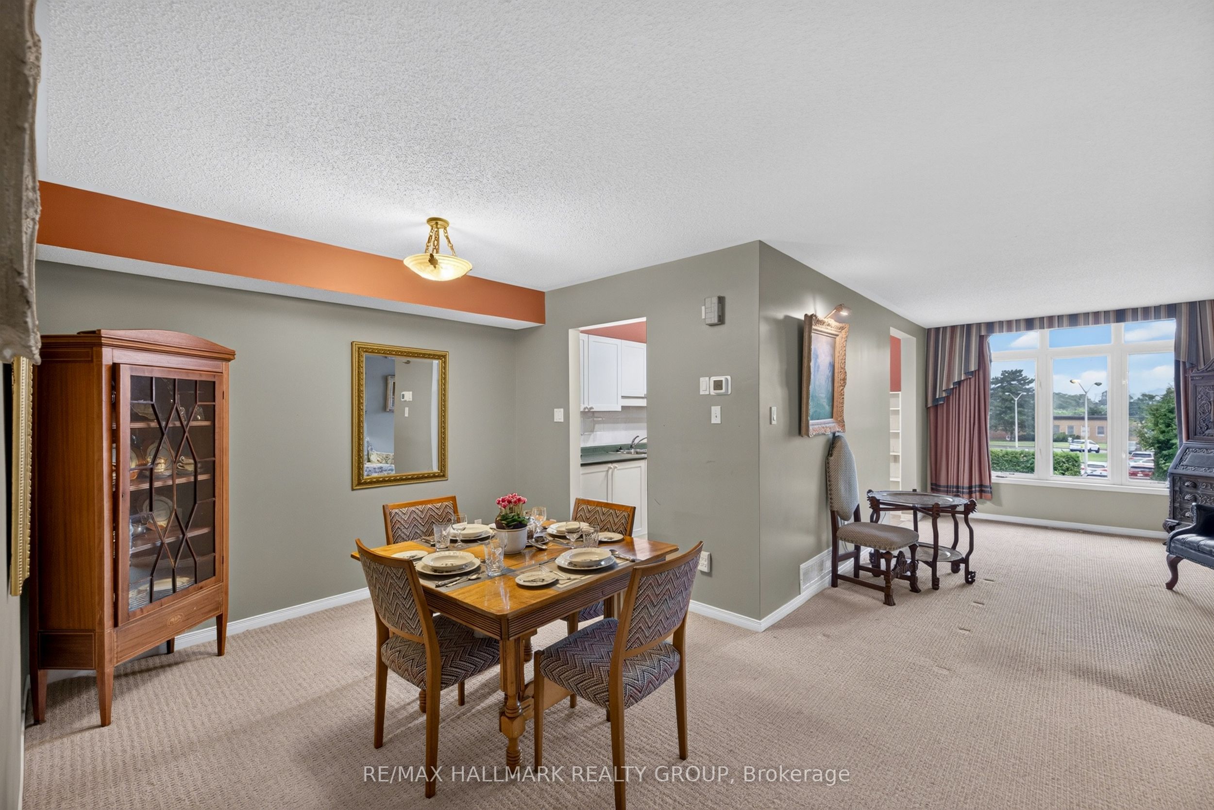 103 Tall Oak Private, Alta Vista and Area, ON K1G 6T3 photo 4