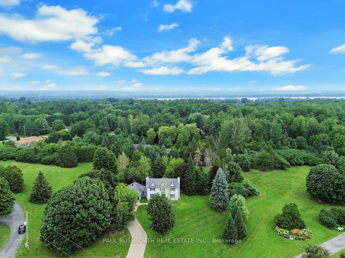 1545 Lough Drive, Orleans - Cumberland and Area, ON K4C 1A9 photo 4