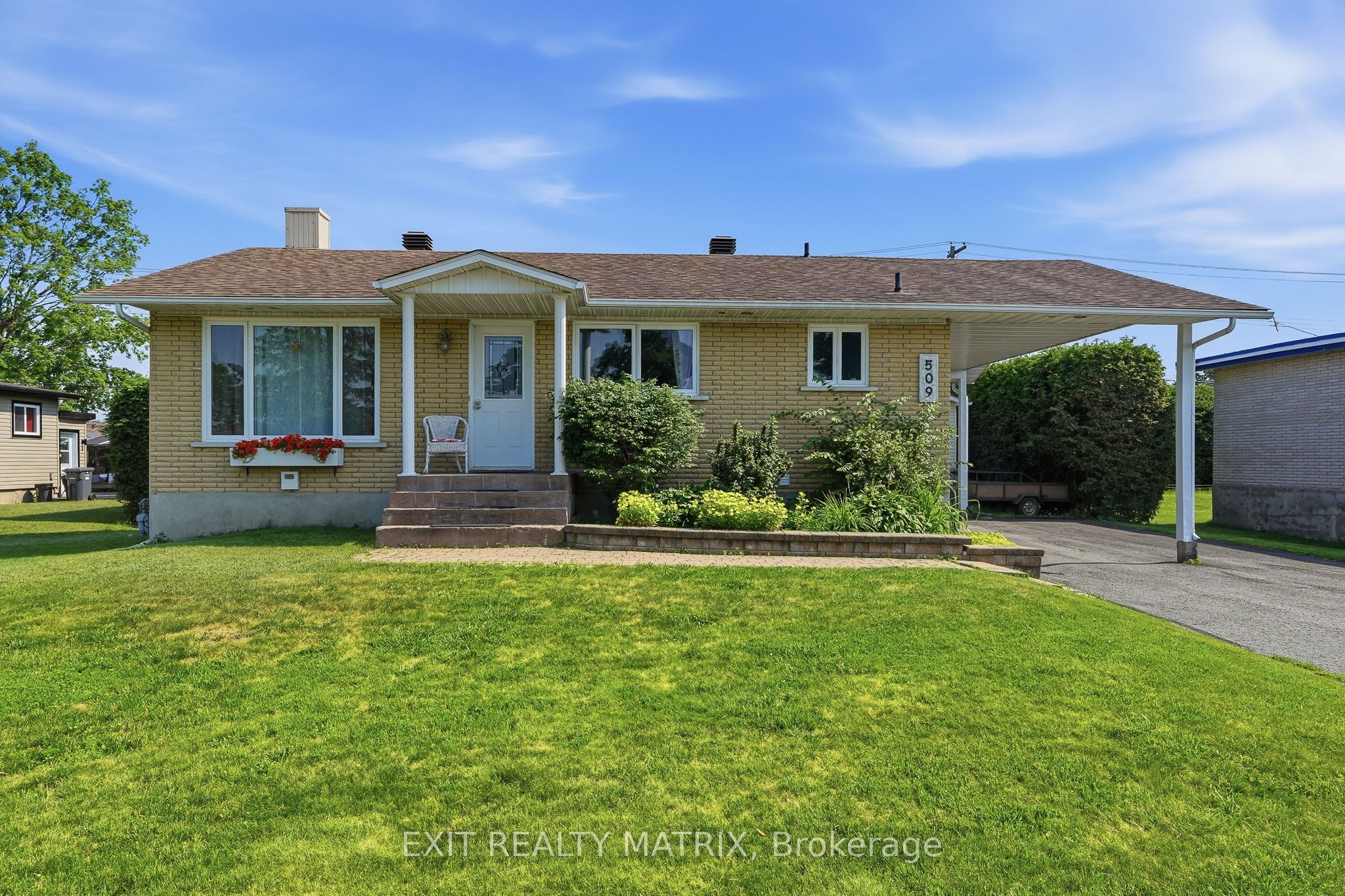 509 Ghislain Street, Hawkesbury, ON K6A 2X7 photo 2
