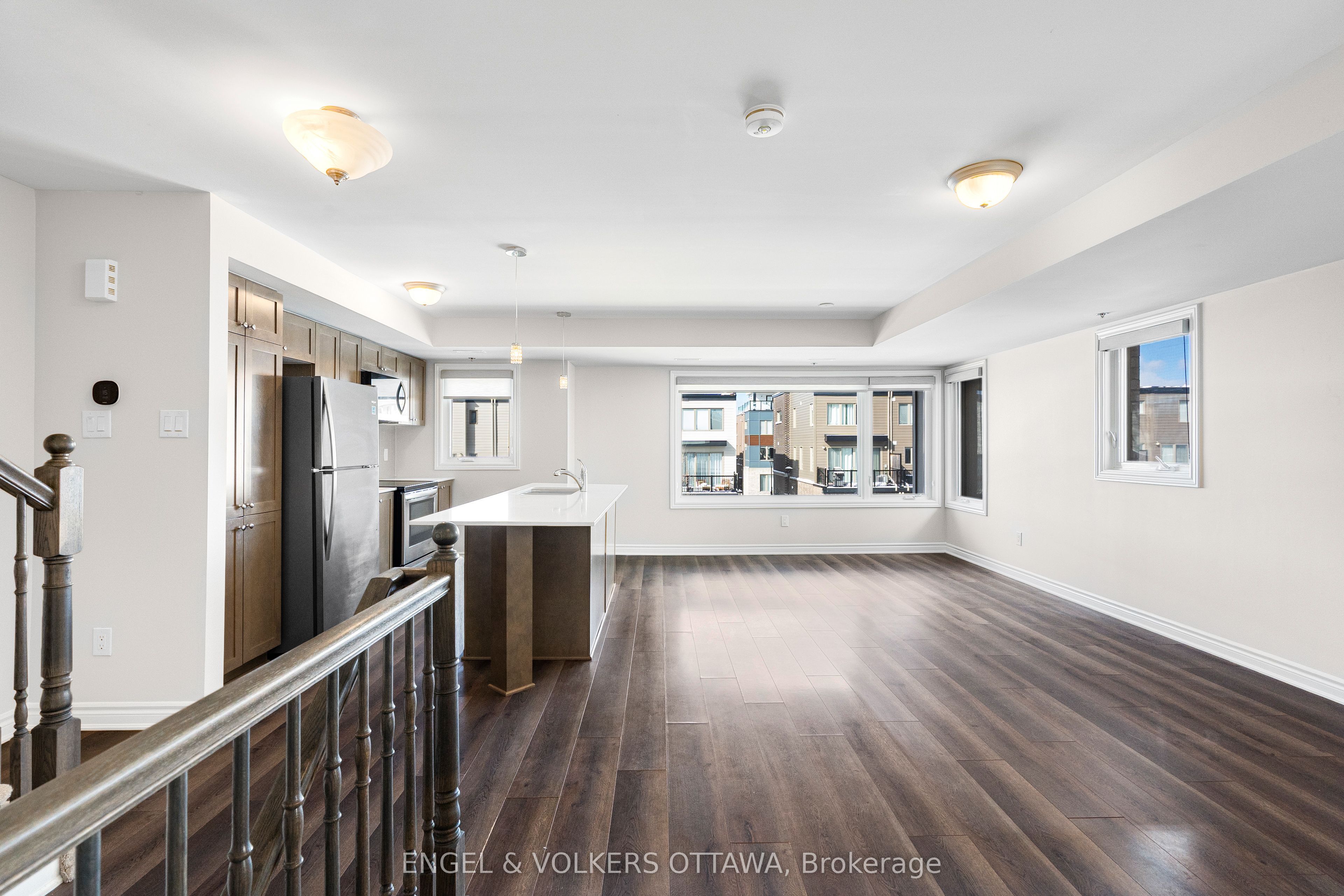 571 Ozawa Private, Manor Park - Cardinal Glen and Area, ON K1K 4Z9 photo 4