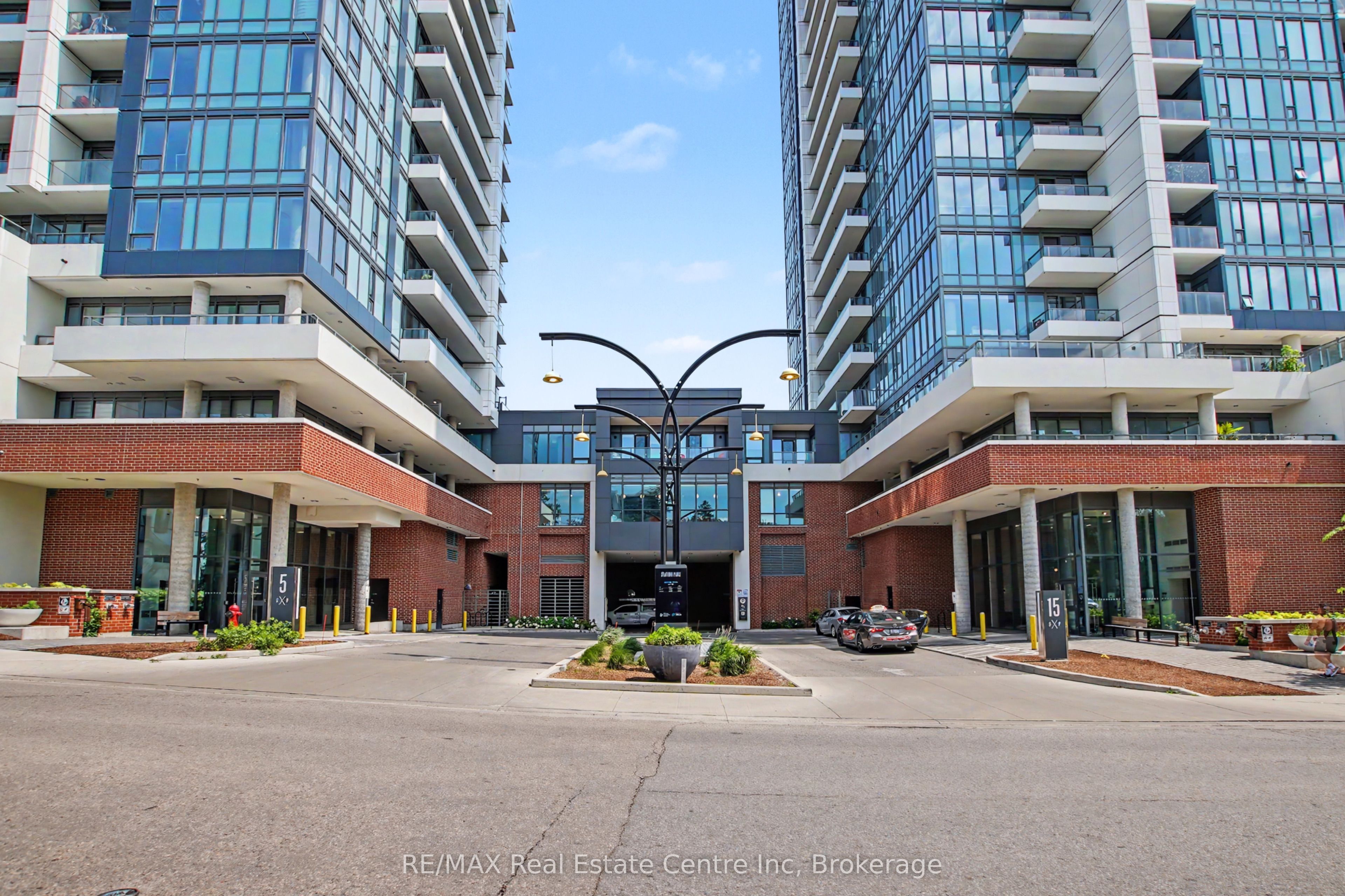 15 WELLINGTON Street 2214, Kitchener, ON N2G 0E4 photo 3