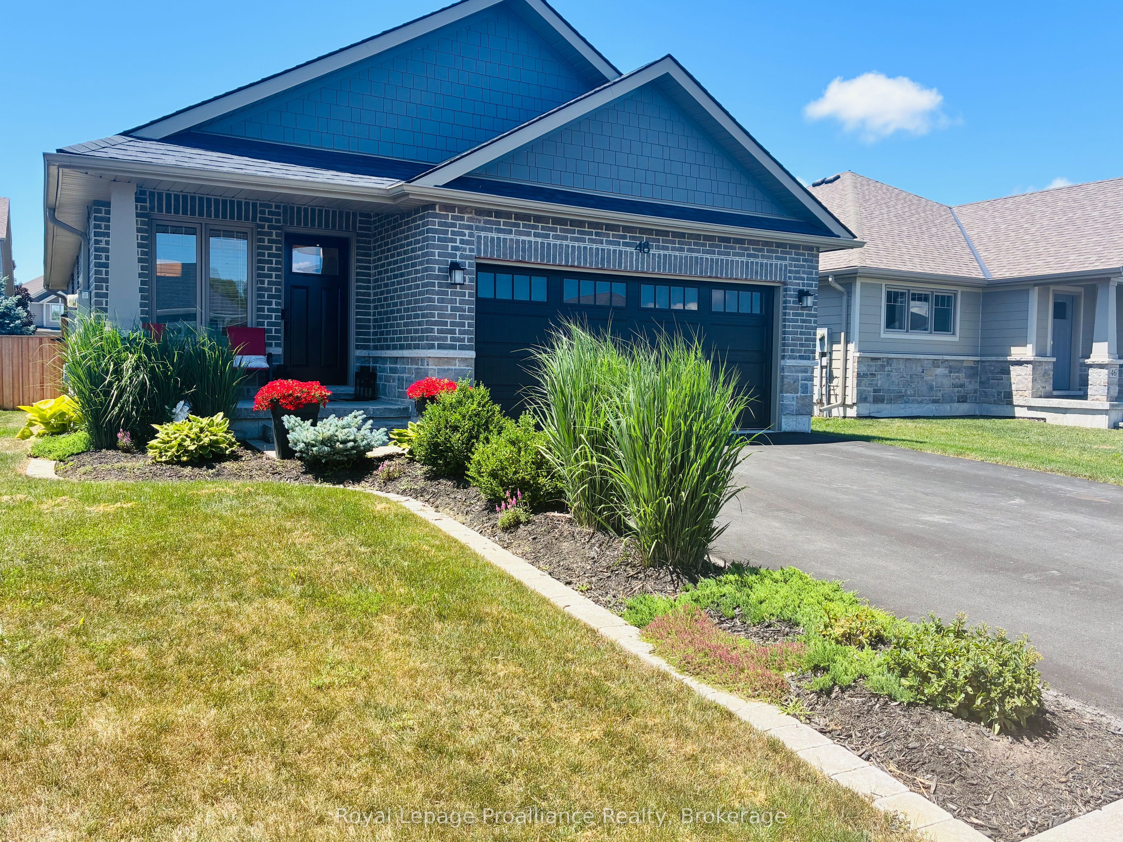 48 Mercedes Drive, Belleville, ON K8N 0B4