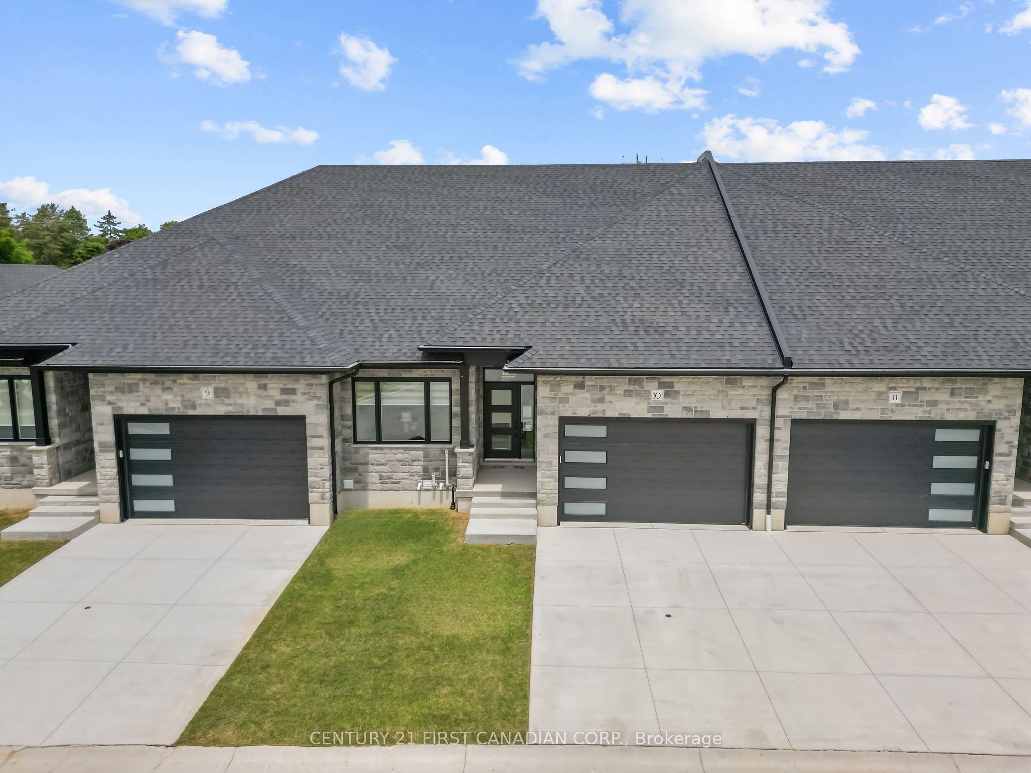 32 Postma Street 18, North Middlesex, ON N0M 1A0 photo 3