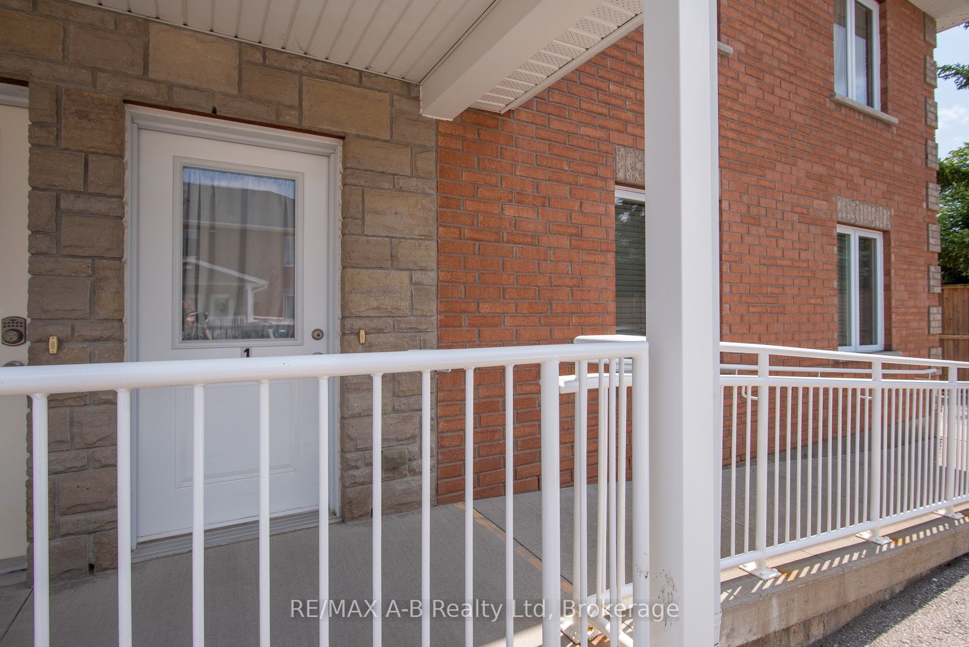 148 Borden Street 1, Stratford, ON N5A 0G1 photo 4