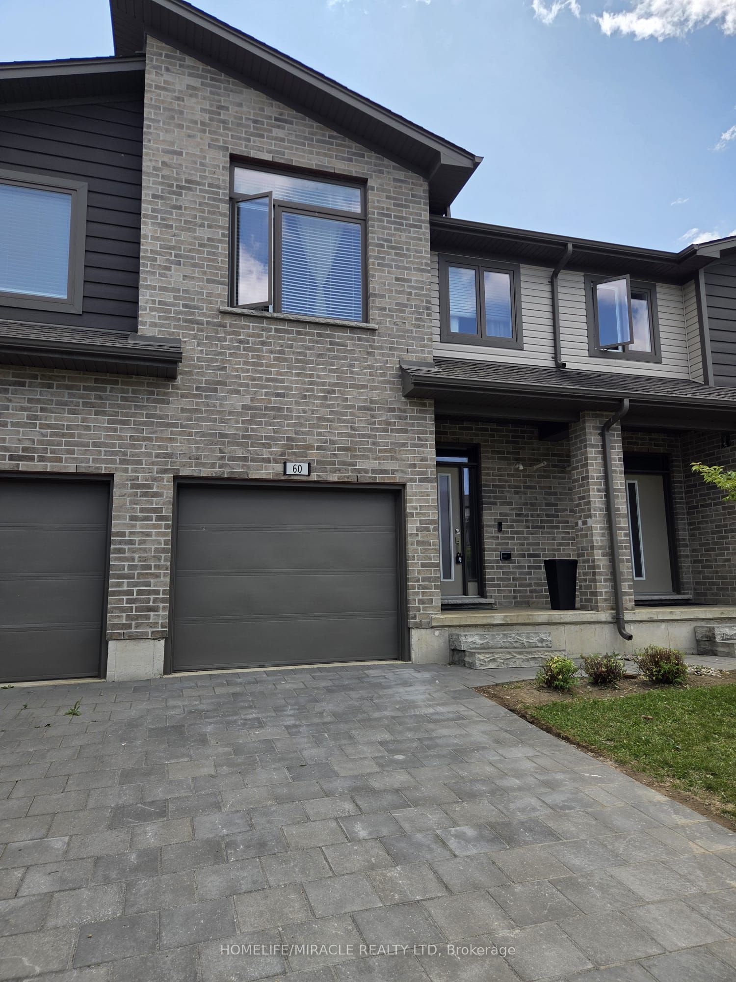 2070 Meadowgate Boulevard 60, London South, ON N6M 0H5 photo 2