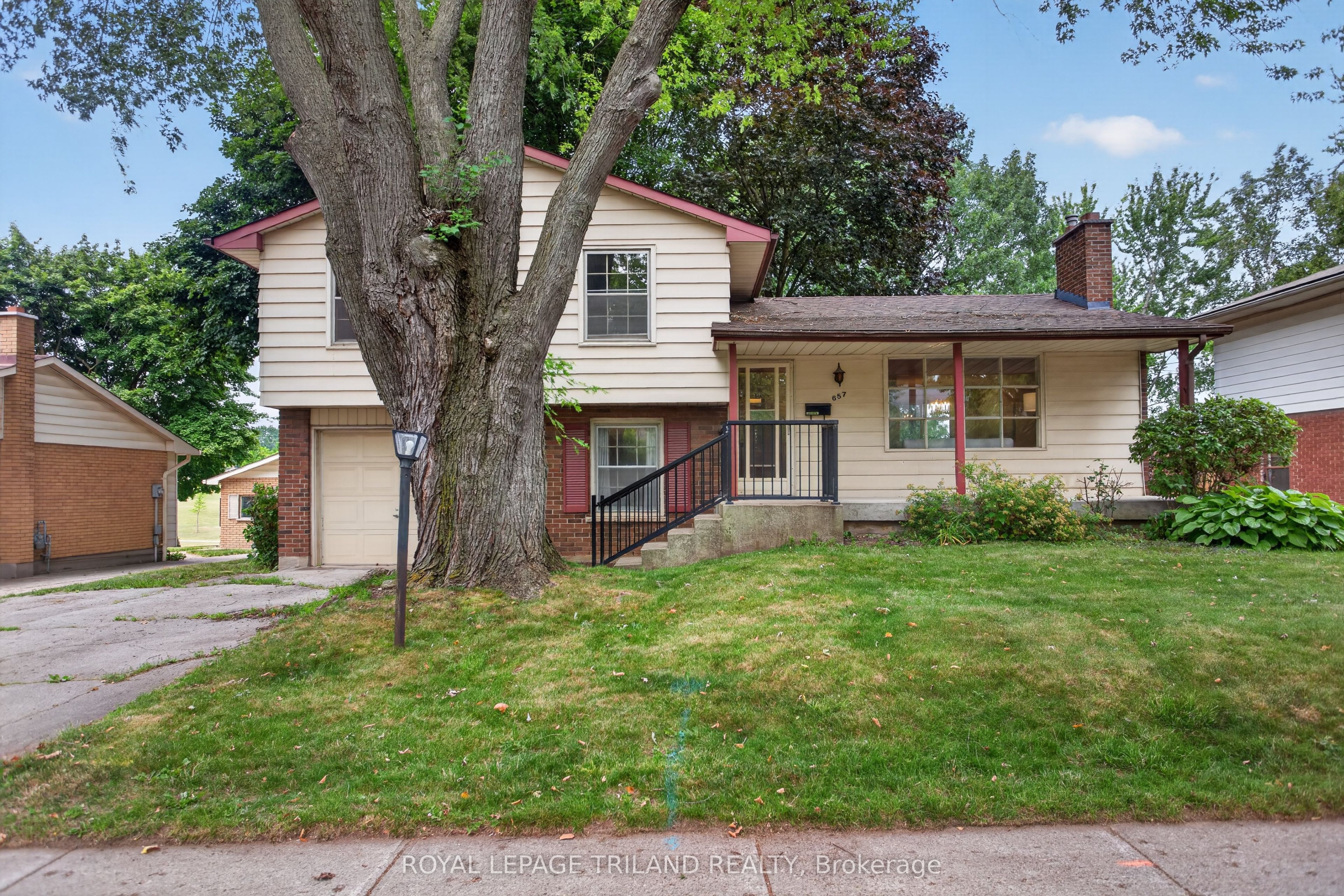 657 Viscount Road, London South, ON N6J 2Y4 photo 2