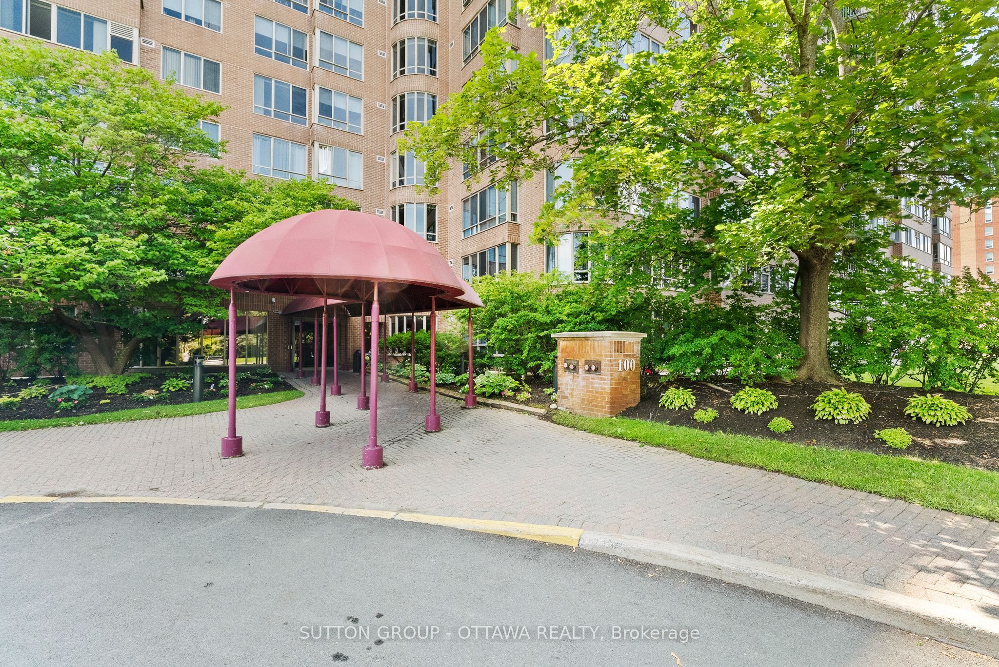 100 Grant Carman Drive 917, Cityview - Parkwoods Hills - Rideau Shore, ON K2E 8B8 photo 5