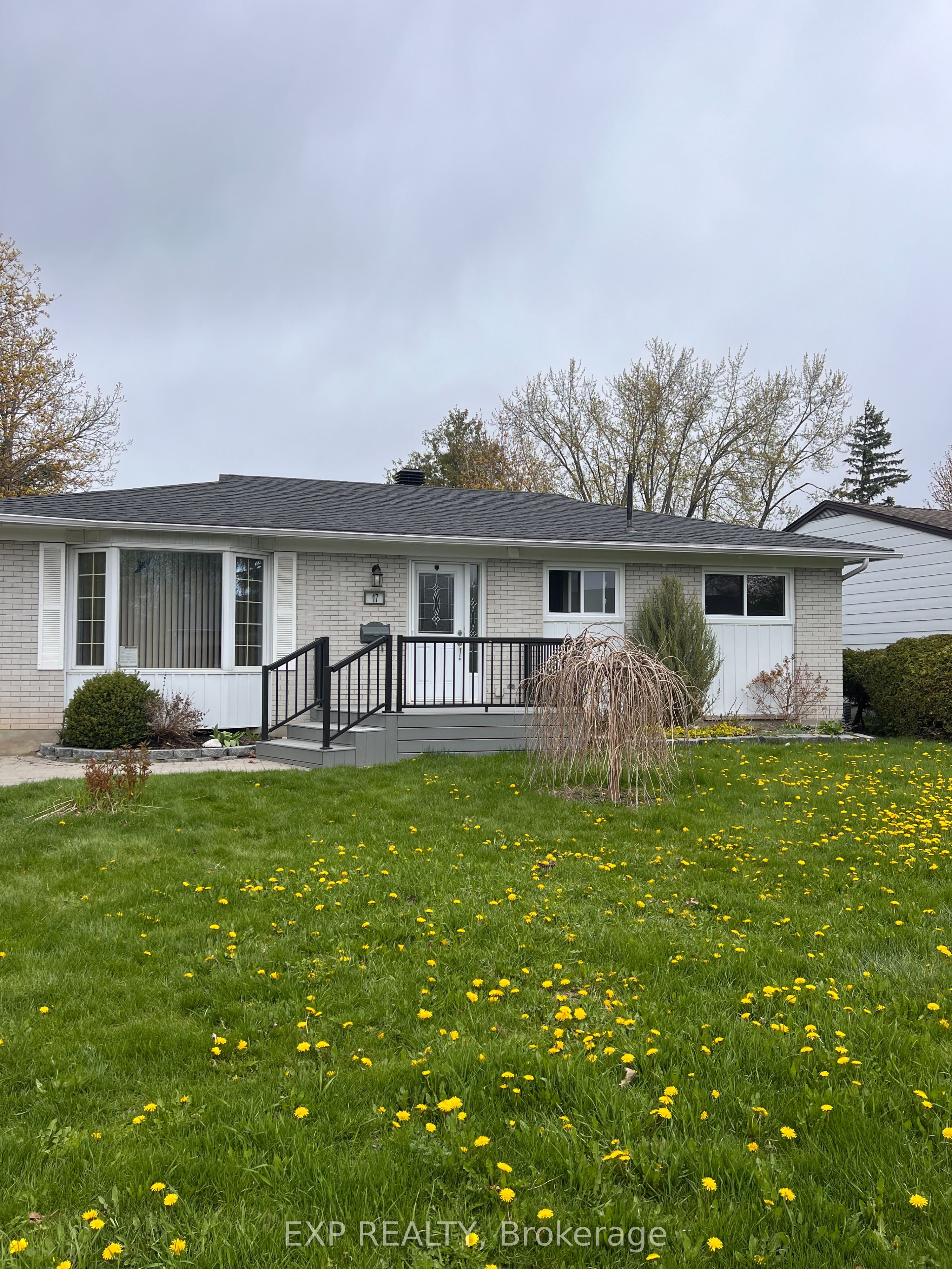 17 Canfield Road 1, Crystal Bay - Rocky Point - Bayshore, ON K2H 5S7