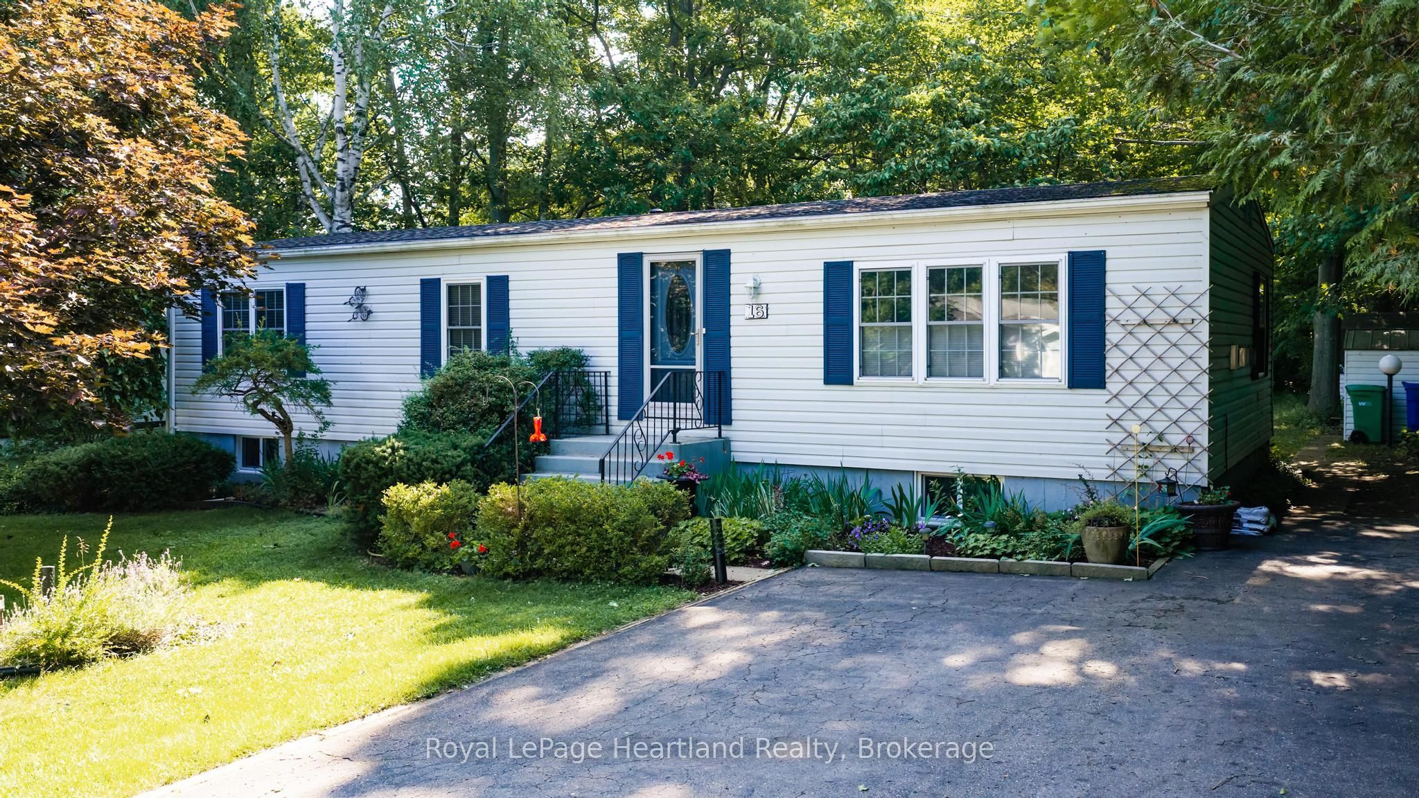 16 Huron Lane, Ashfield-Colborne-Wawanosh, ON N7A 3Y2 photo 2