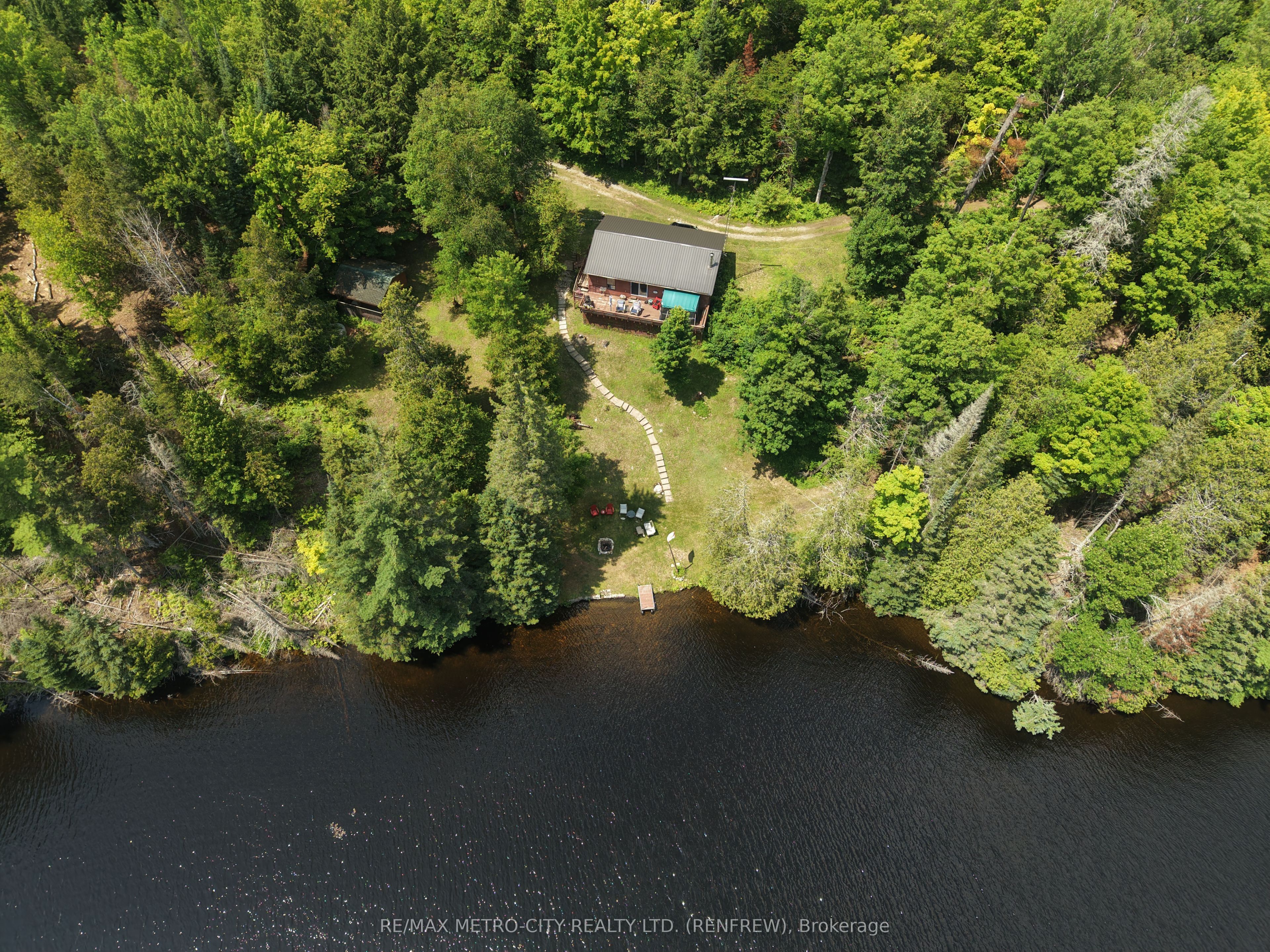 2667 HANDFORD Lane, Greater Madawaska, ON K0J 2R0 photo 4