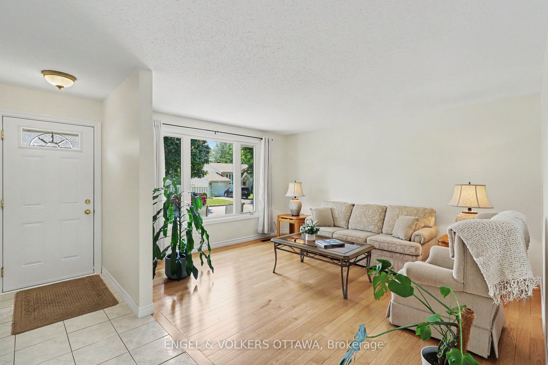1331 Alloway Crescent, Overbrook - Castleheights and Area, ON K1K 3Y9 photo 3