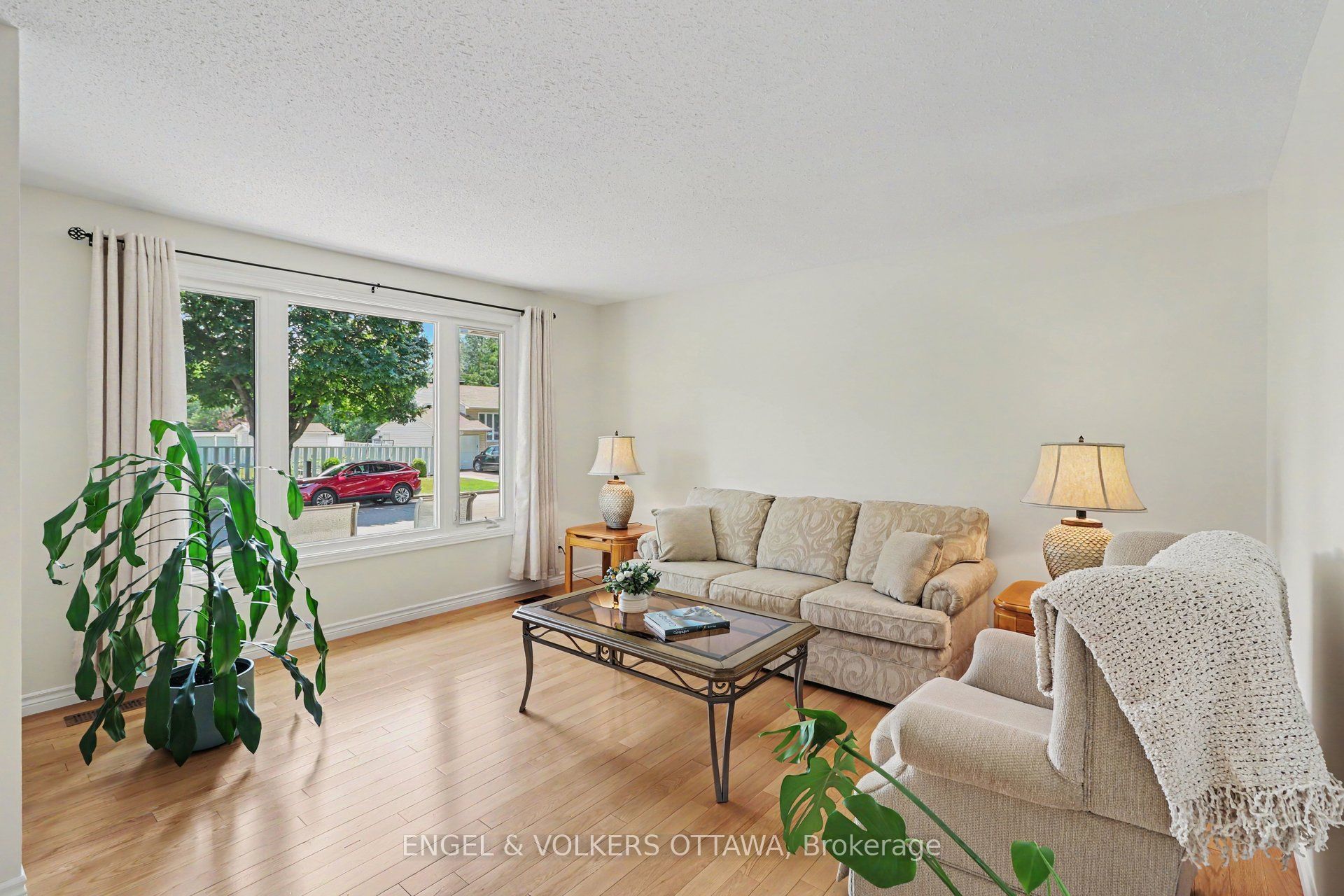1331 Alloway Crescent, Overbrook - Castleheights and Area, ON K1K 3Y9 photo 4