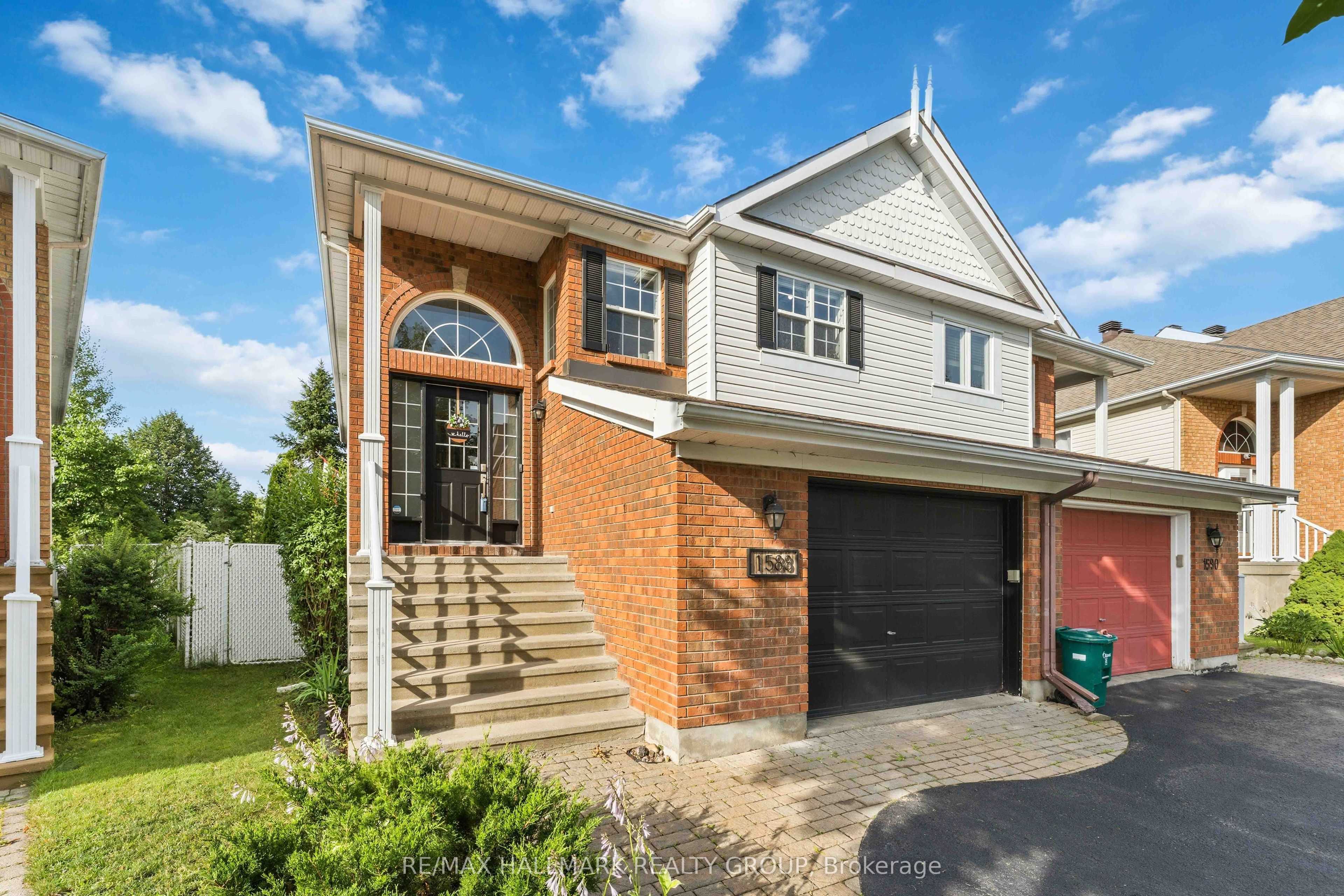 1588 Lisbon Street, Orleans - Cumberland and Area, ON K4A 4C3 photo 2
