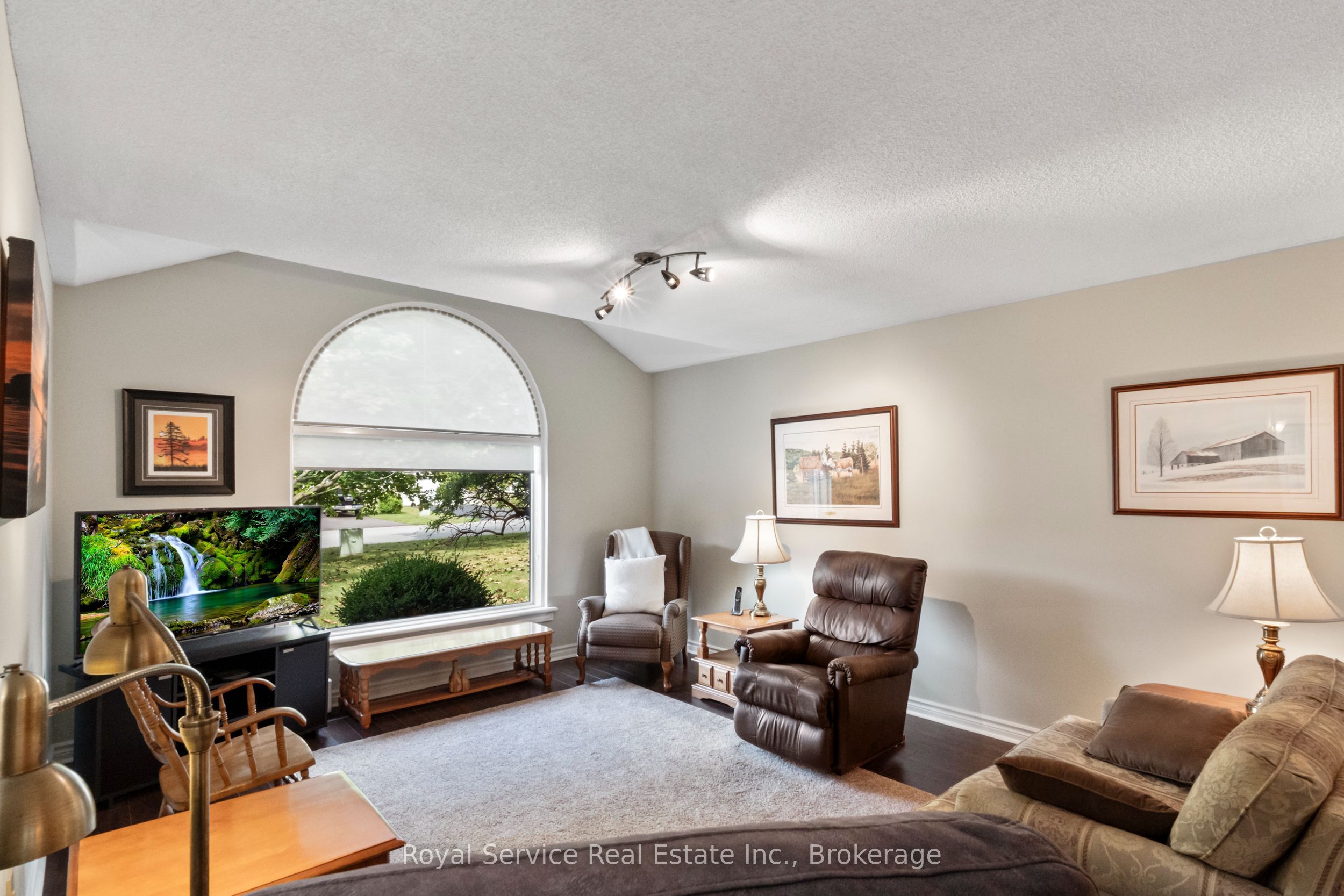 33 Russell Hill Road, Kawartha Lakes, ON K0M 1A0 photo 5