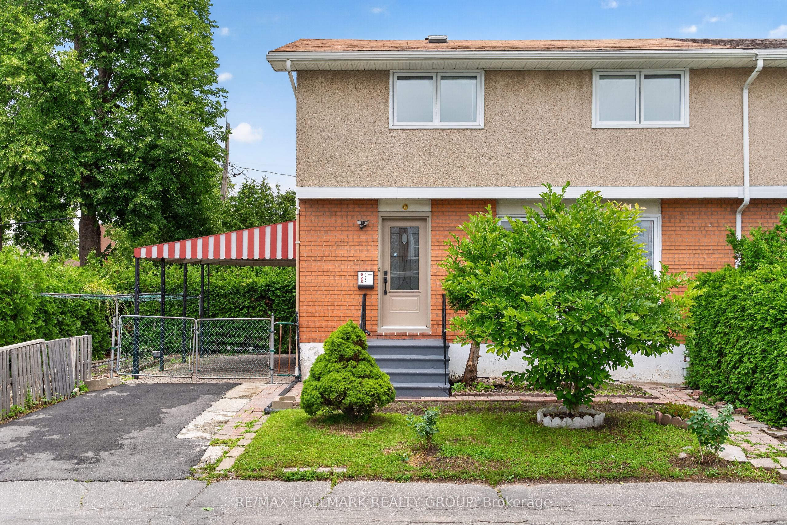 323 Poulin Avenue, Britannia - Lincoln Heights and Area, ON K2B 5T7 photo 3